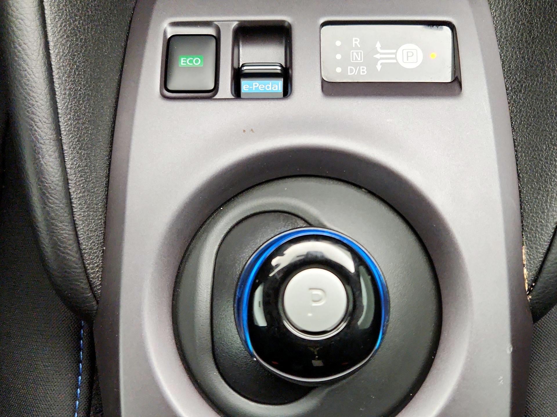 Thumbnail: 2023 Nissan Leaf - 17