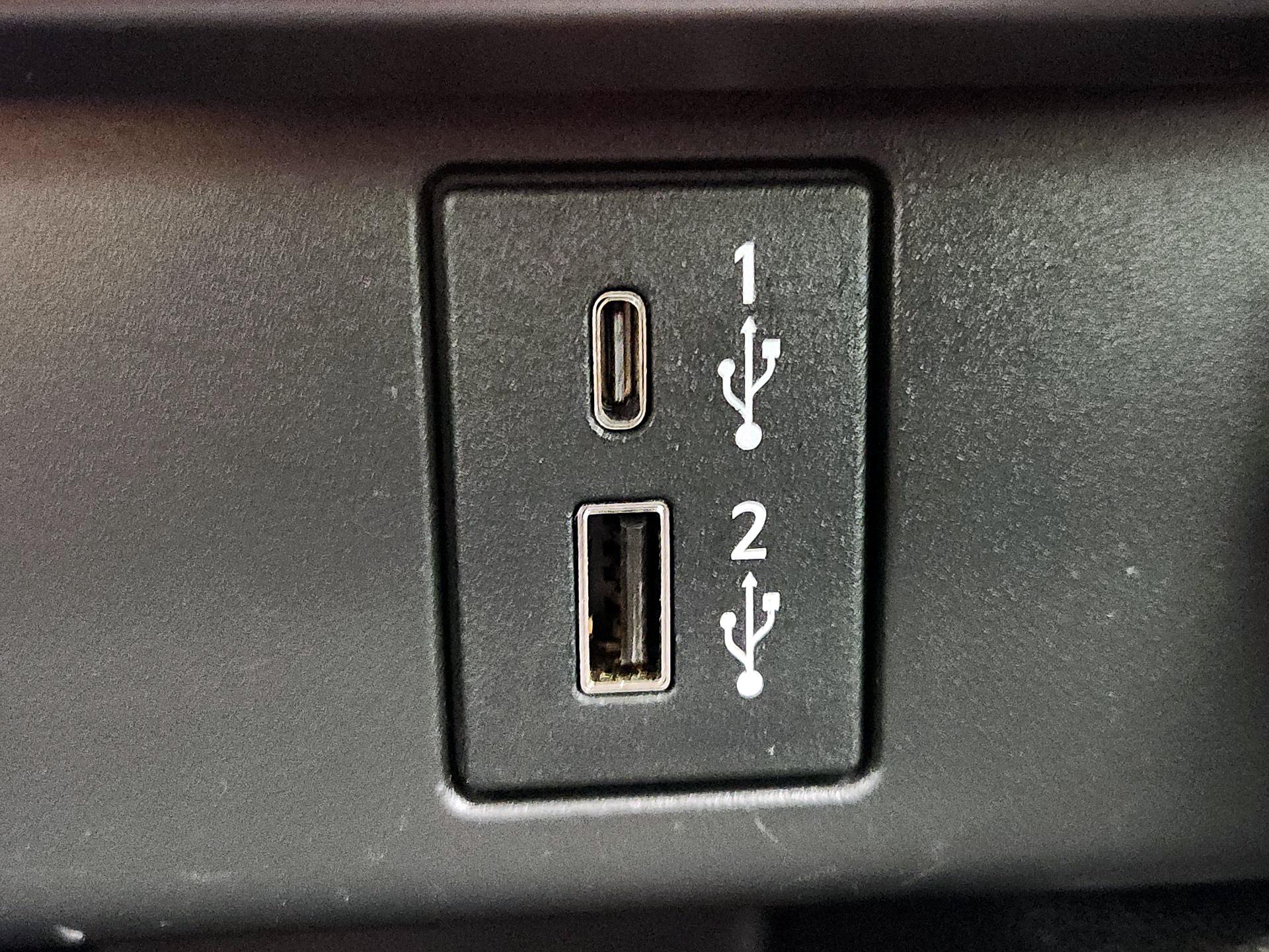 Thumbnail: 2023 Nissan Leaf - 18