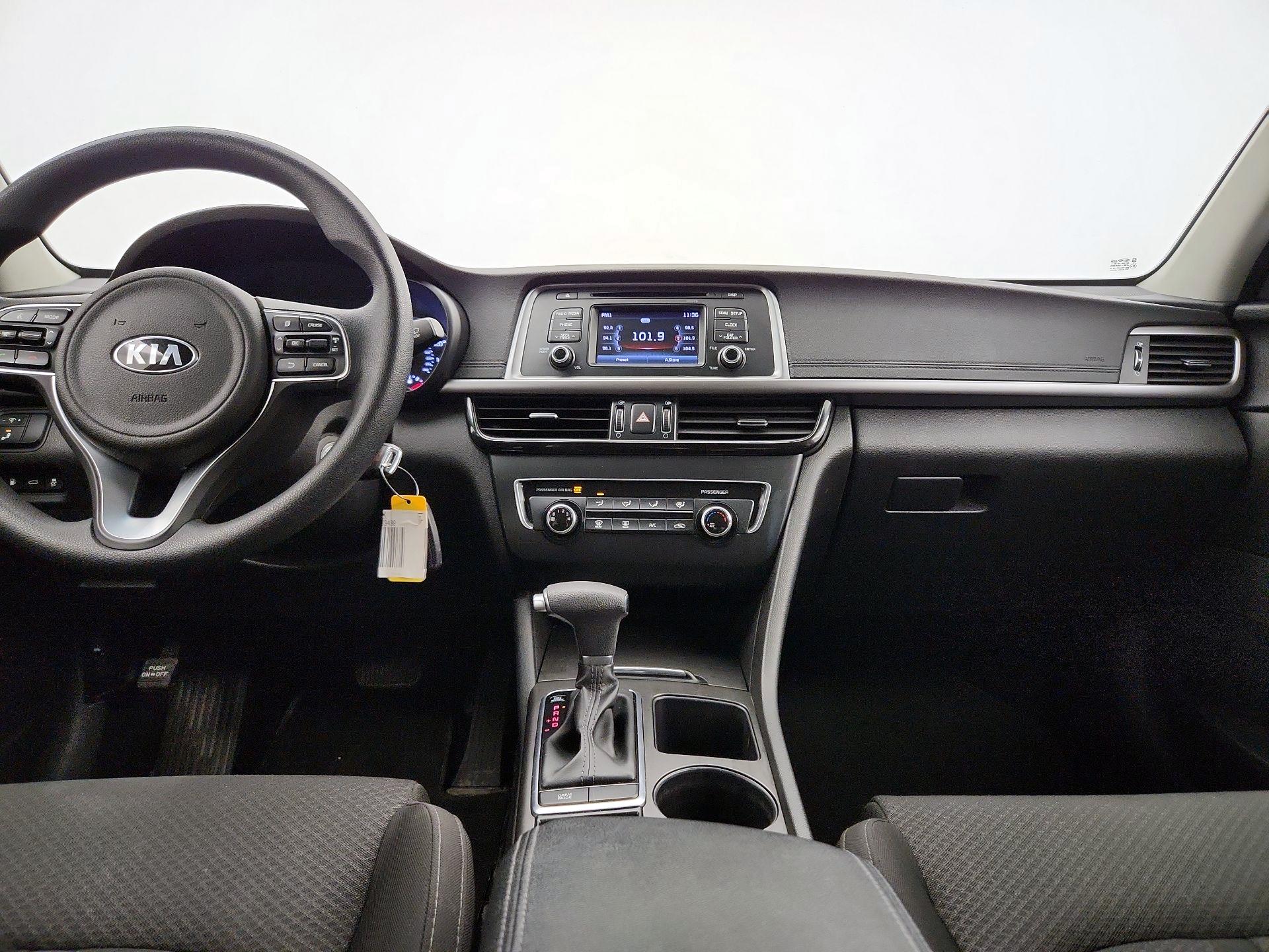 Thumbnail: 2016 Kia Optima - 9