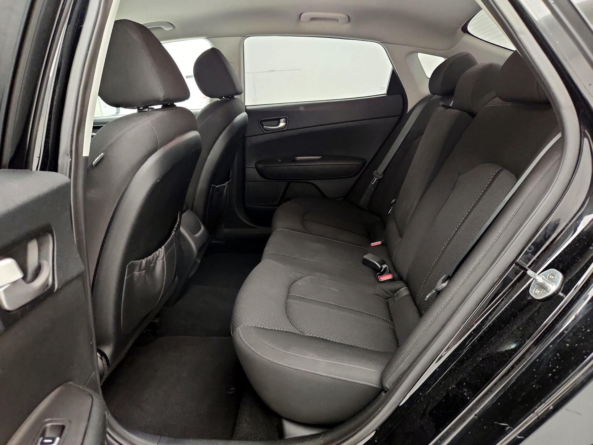 Thumbnail: 2016 Kia Optima - 19
