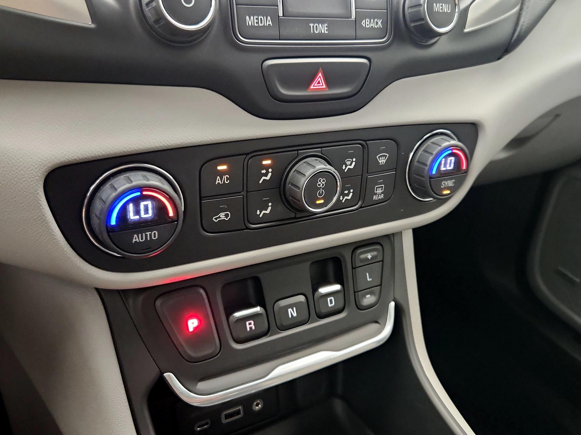Thumbnail: 2018 GMC Terrain - 17