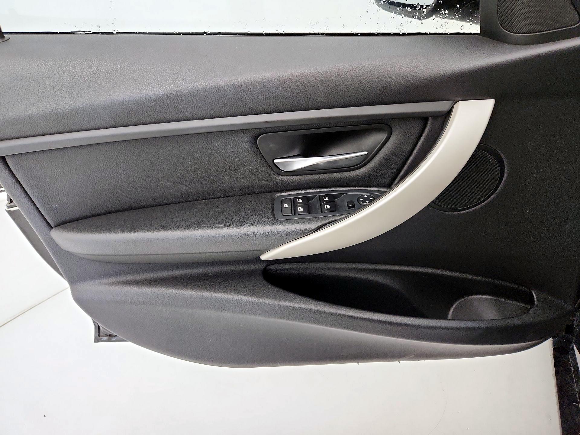 Thumbnail: 2014 BMW 3 Series - 12