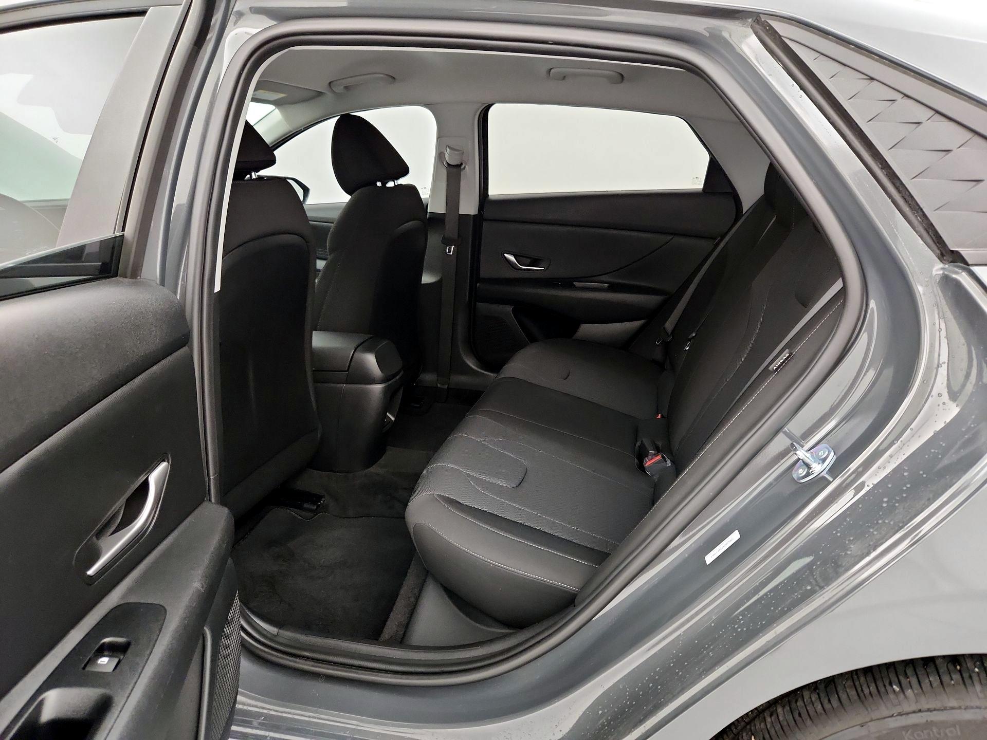 Thumbnail: 2025 Hyundai Elantra - 19
