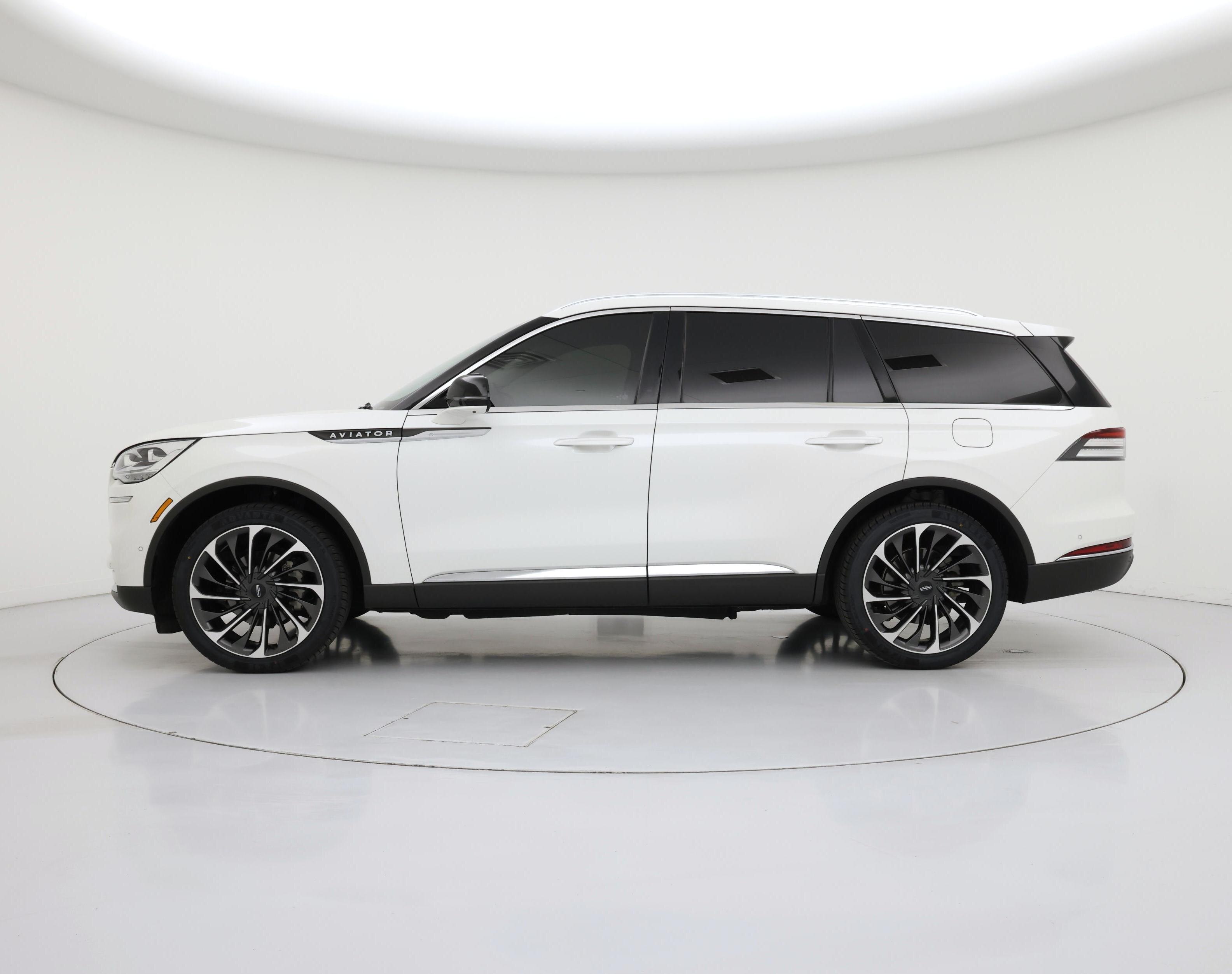 Thumbnail: 2022 Lincoln Aviator - 3