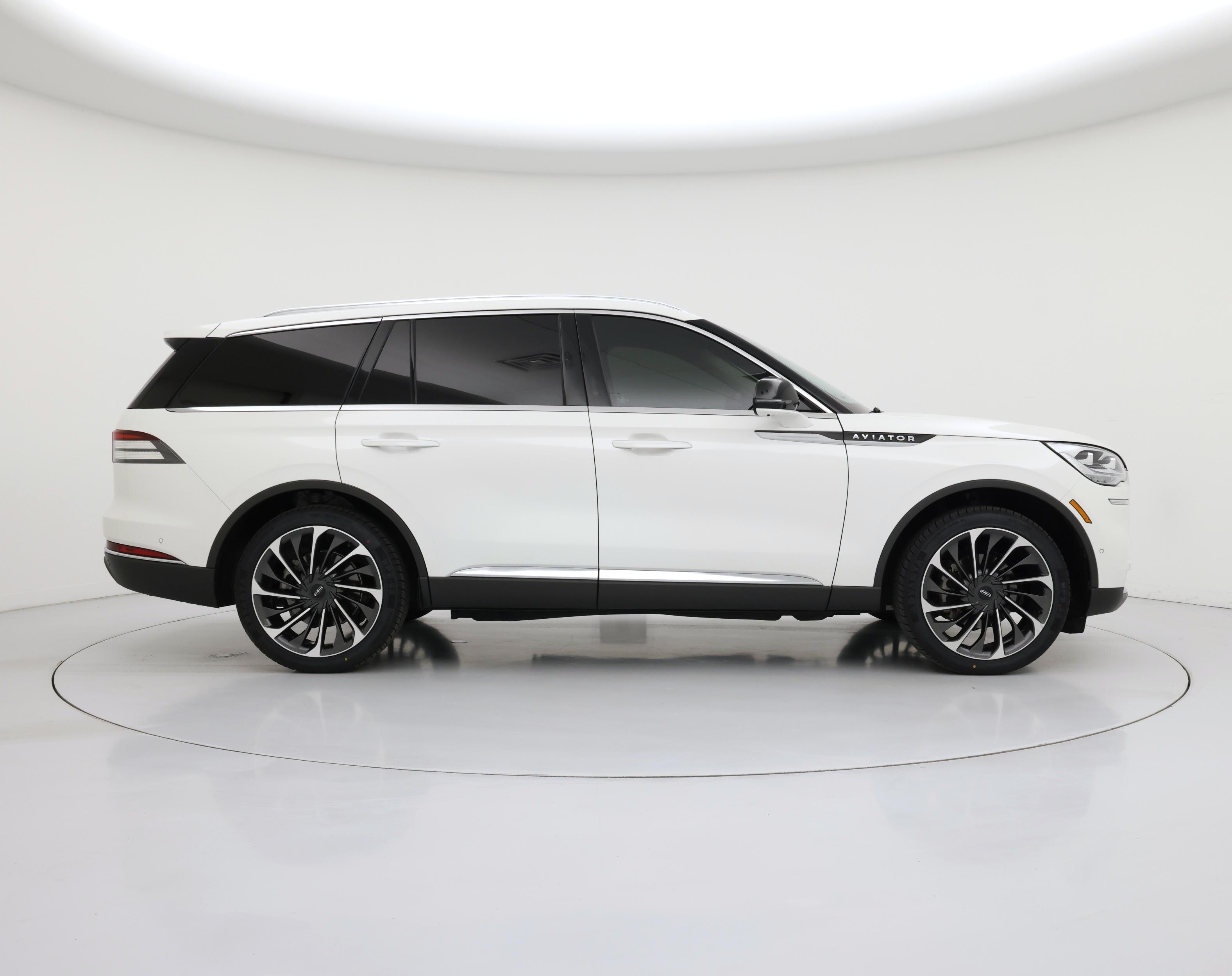Thumbnail: 2022 Lincoln Aviator - 7