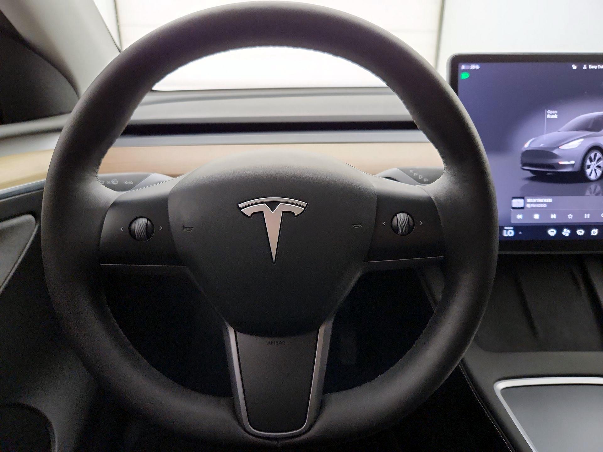 Thumbnail: 2023 Tesla Model Y - 10