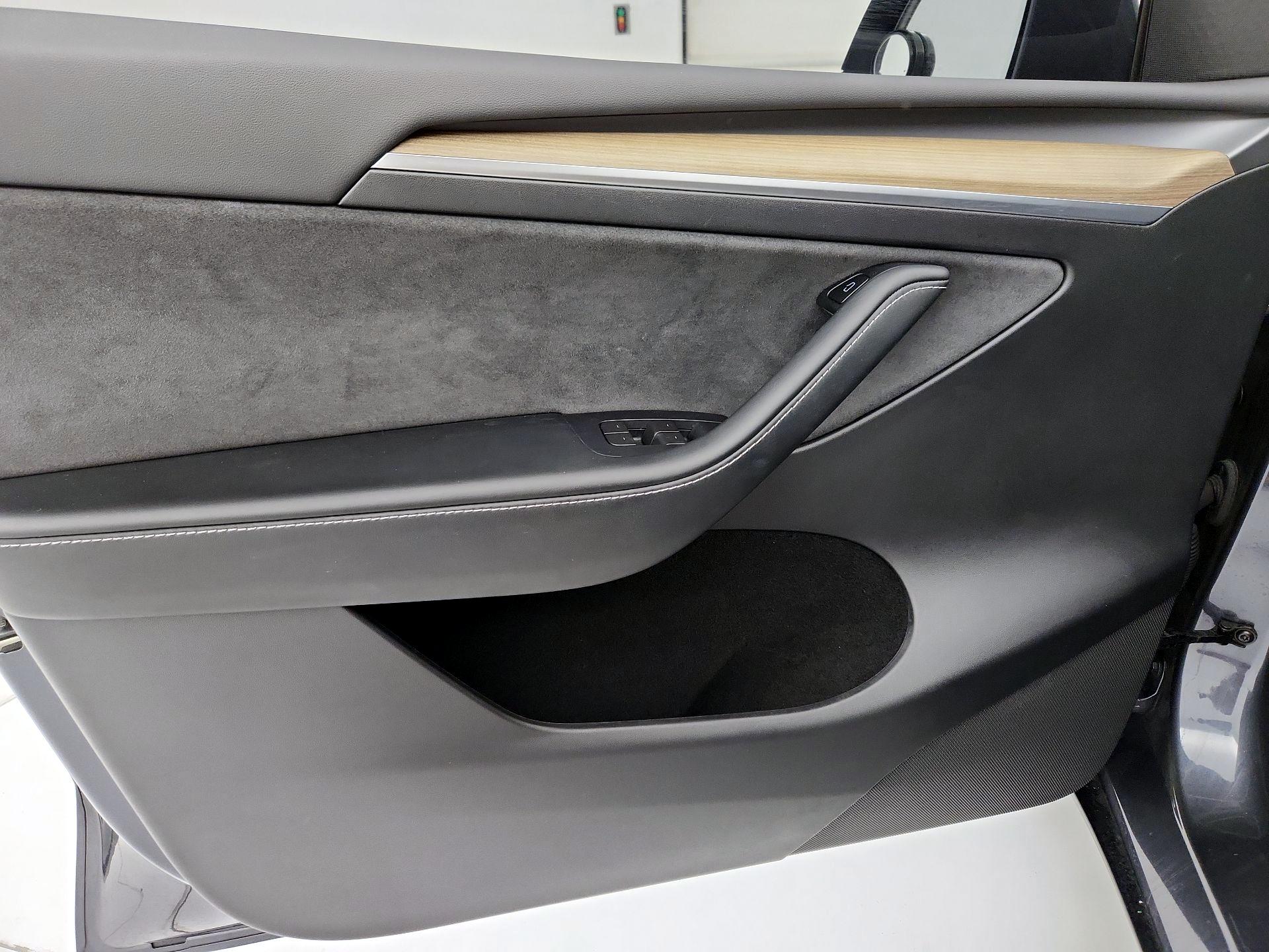 Thumbnail: 2023 Tesla Model Y - 12
