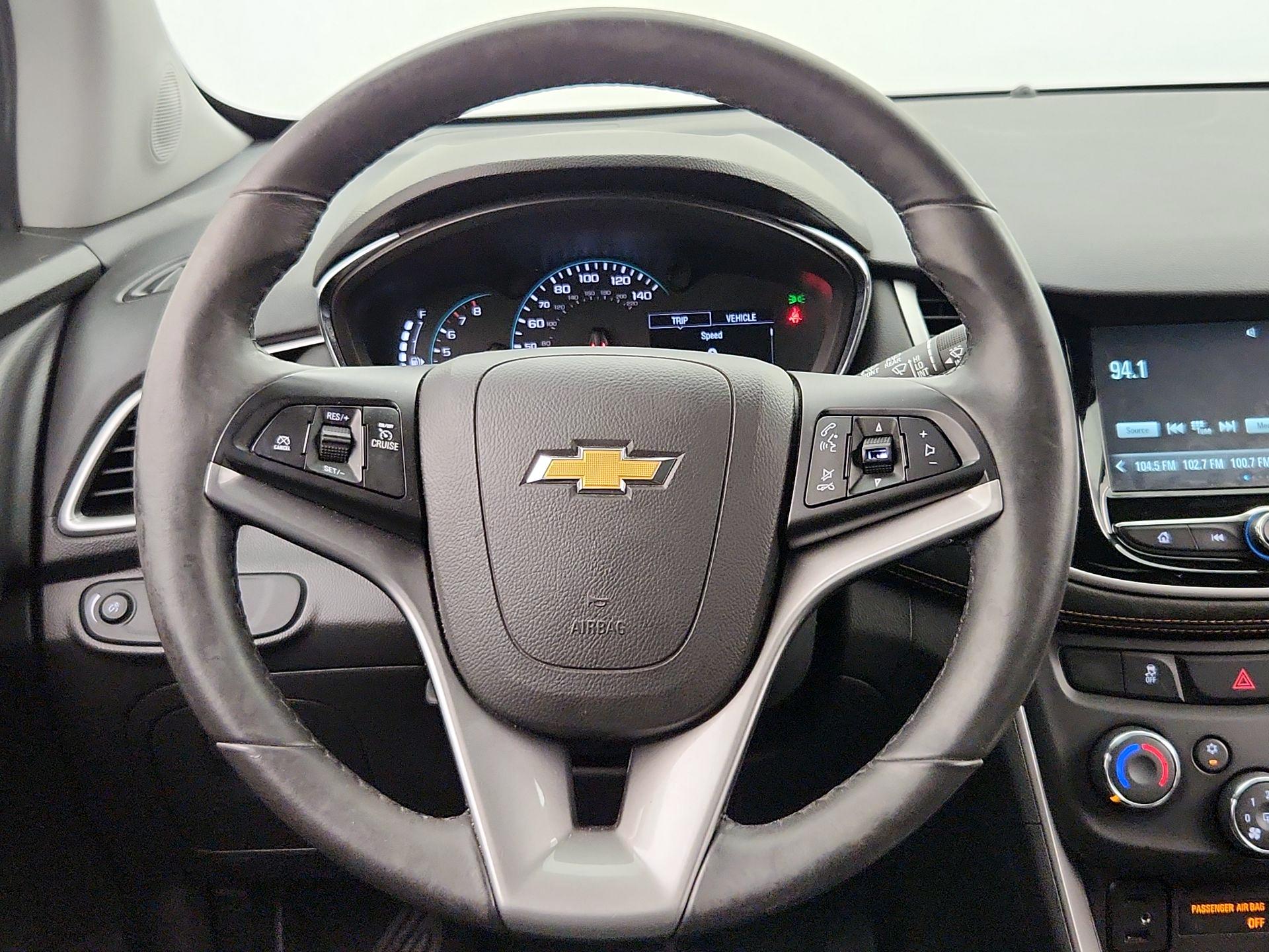 Thumbnail: 2017 Chevrolet Trax - 10