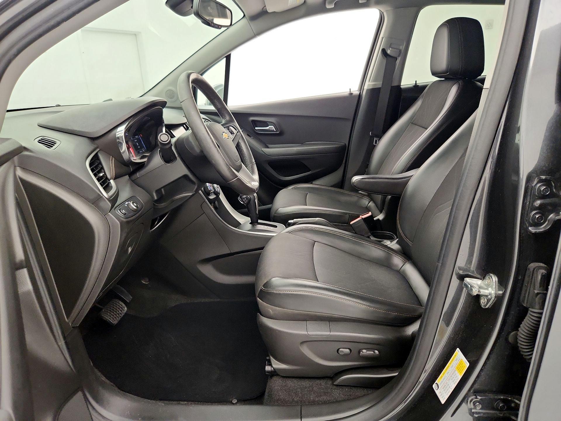Thumbnail: 2017 Chevrolet Trax - 11