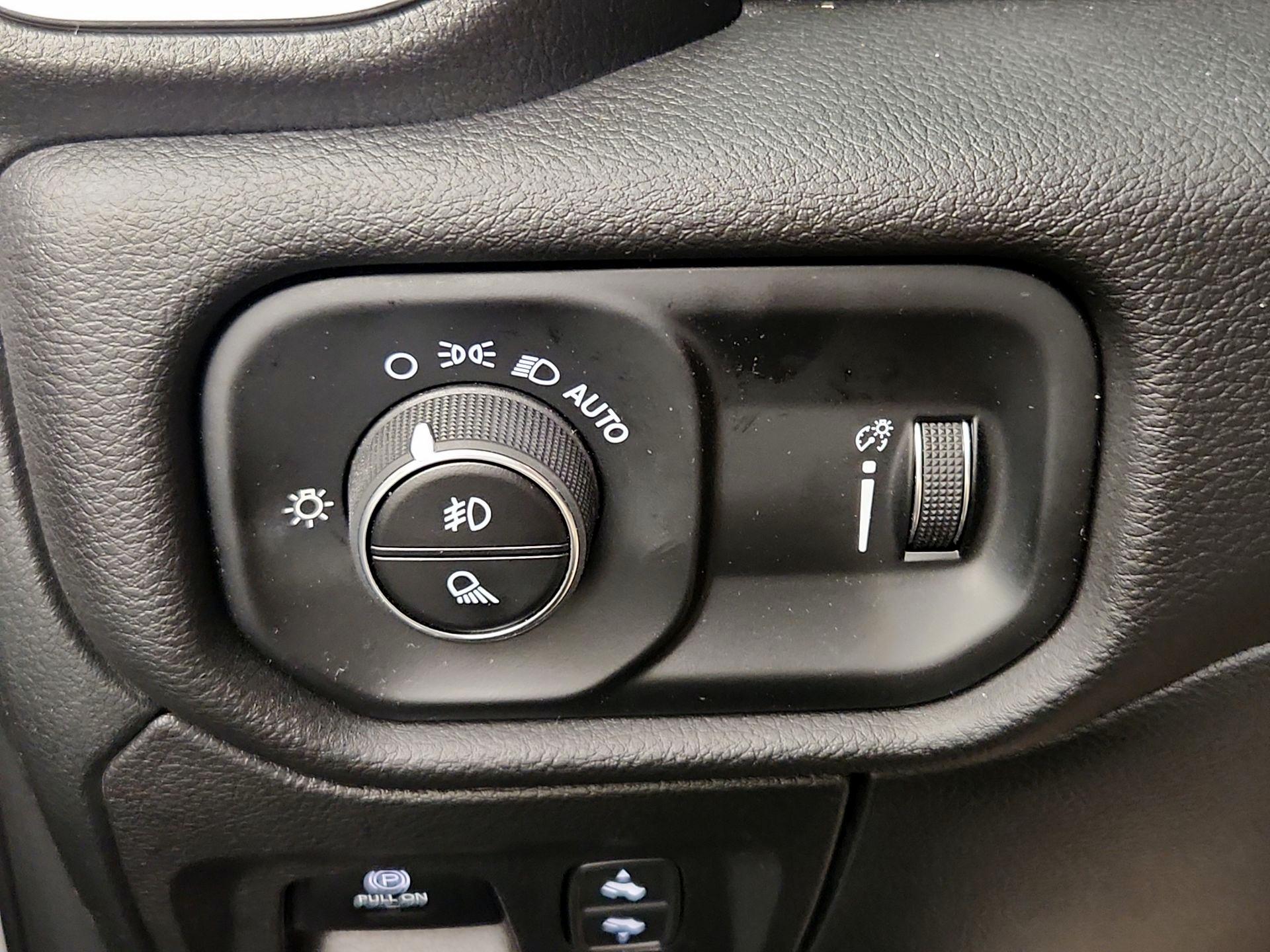 Thumbnail: 2025 RAM 1500 - 13