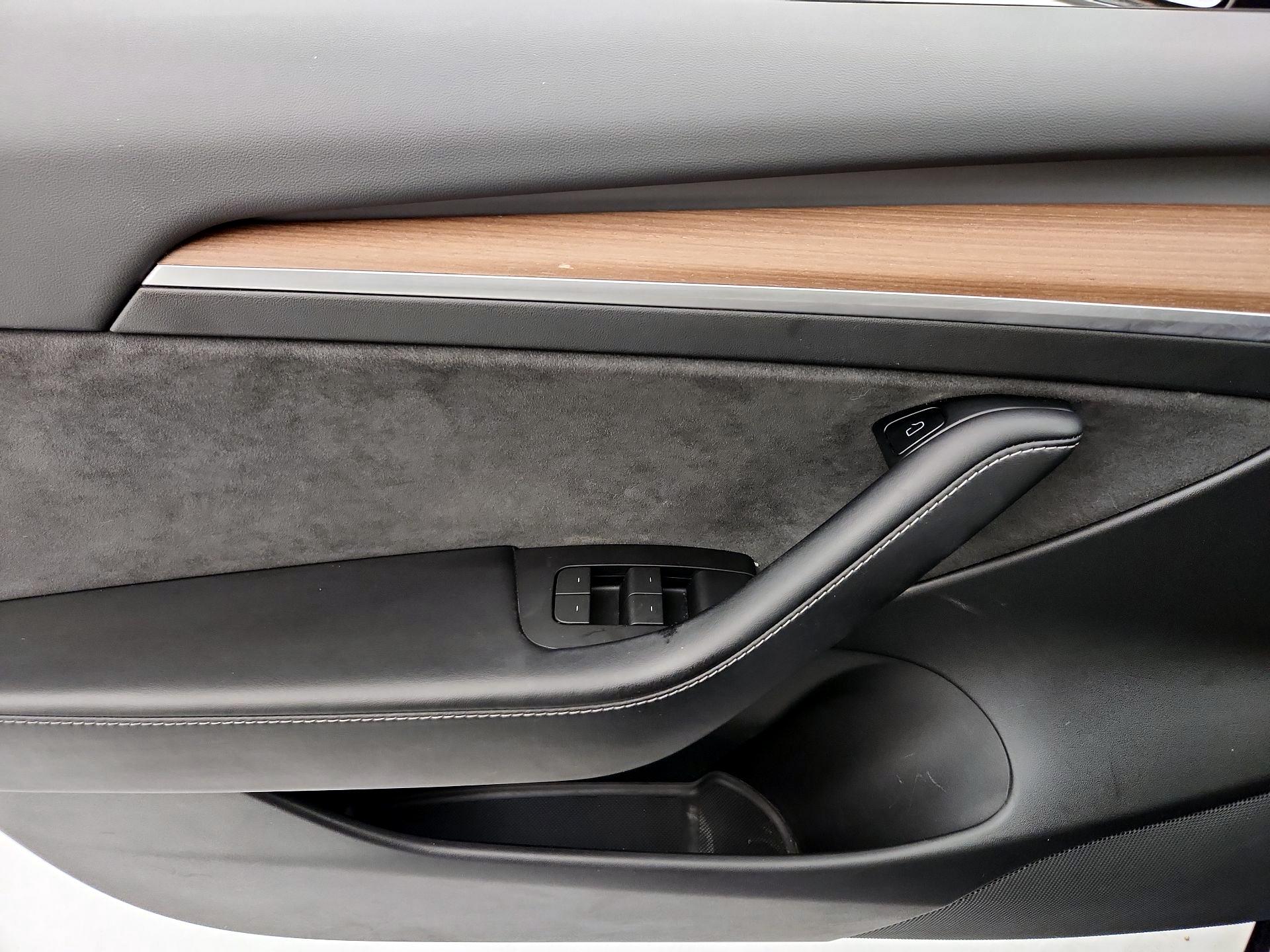 Thumbnail: 2021 Tesla Model 3 - 12