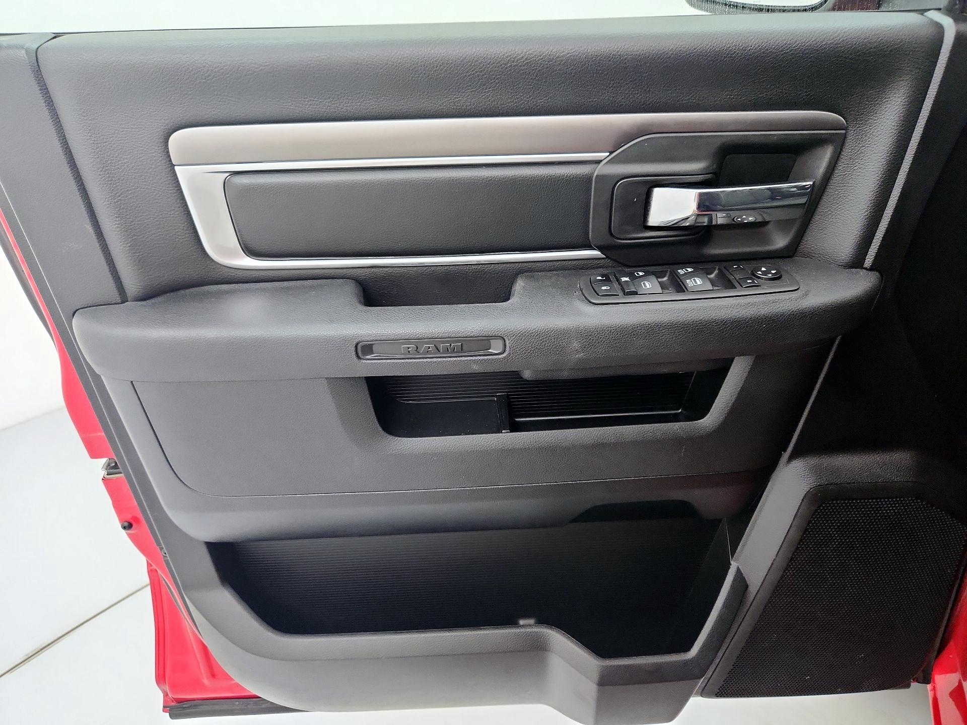 Thumbnail: 2023 RAM 1500 Classic - 12