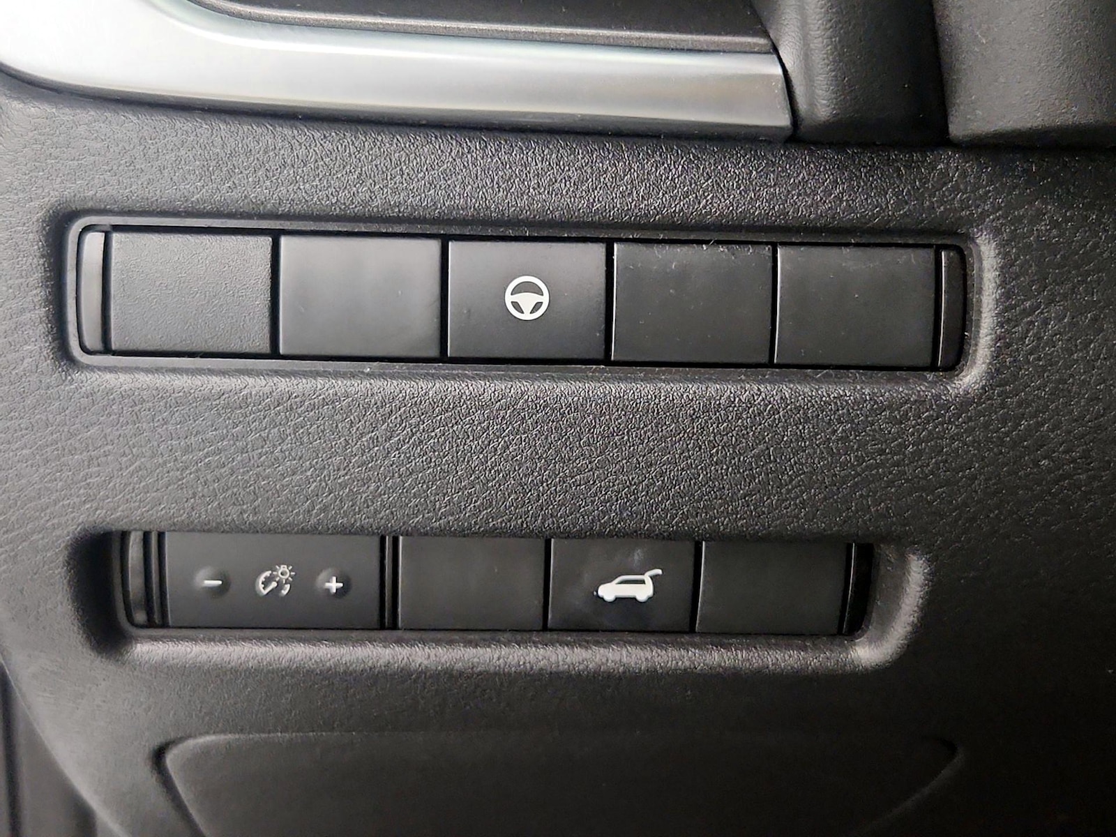 2023 Nissan Rogue SV - Photo 14