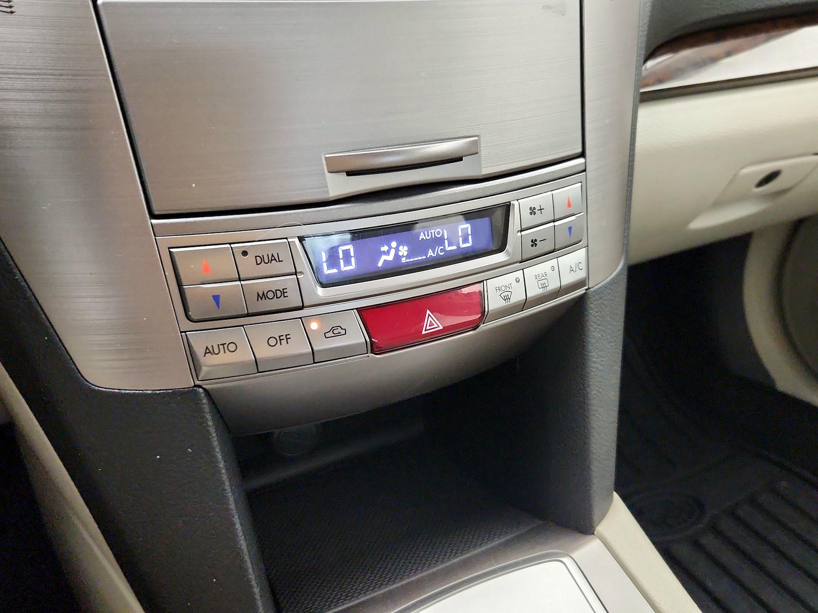 2014 Subaru Legacy 2.5i Limited - Photo 17