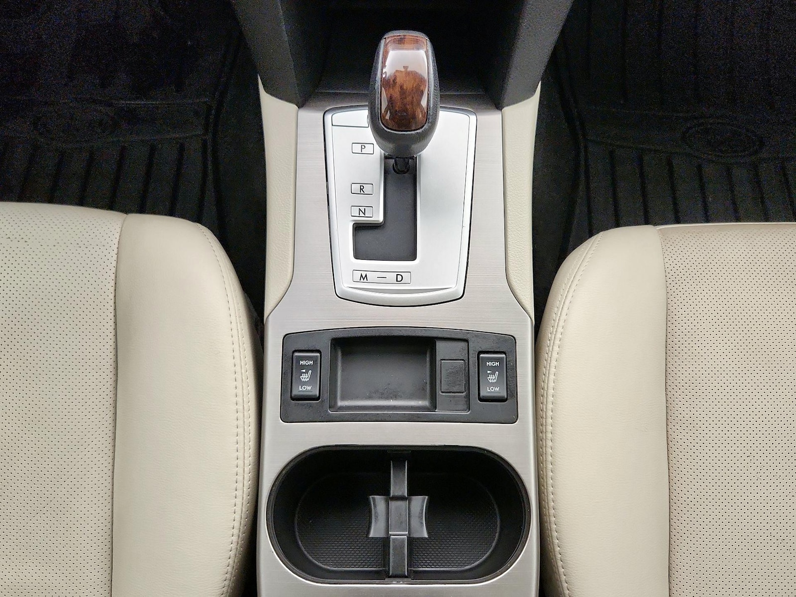 2014 Subaru Legacy 2.5i Limited - Photo 18