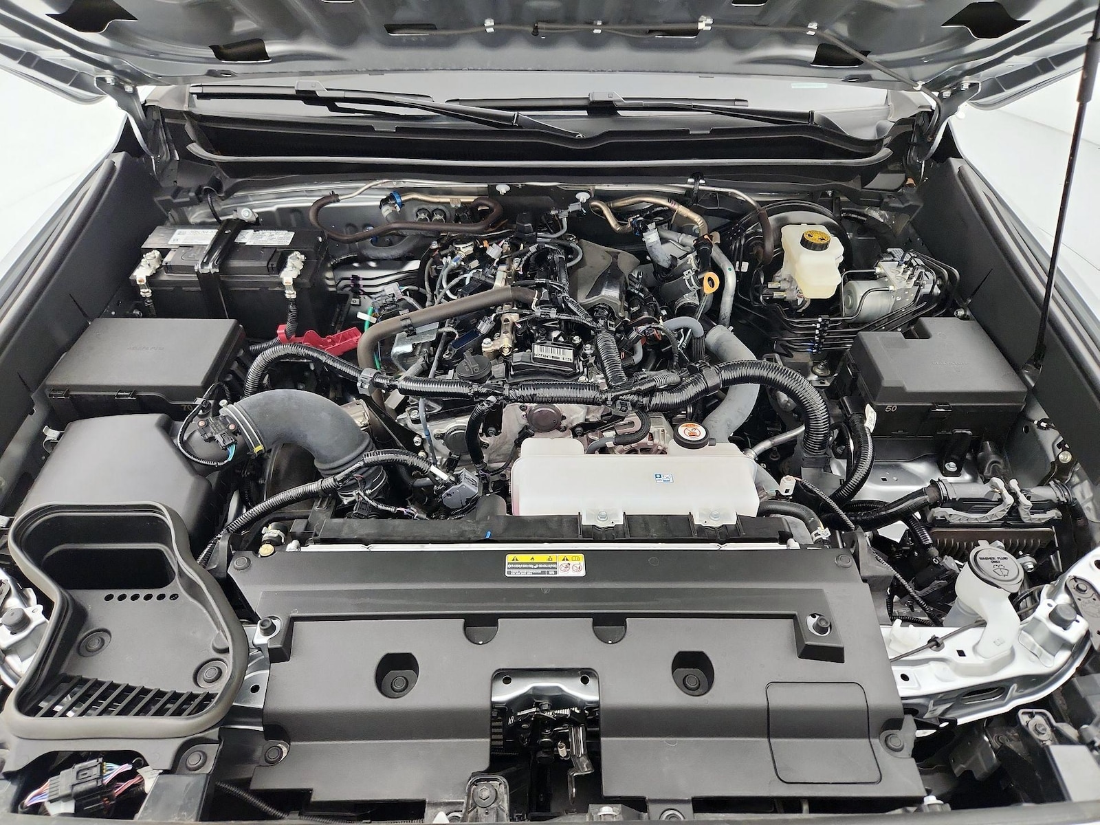 2025 Toyota Tacoma SR - Photo 22