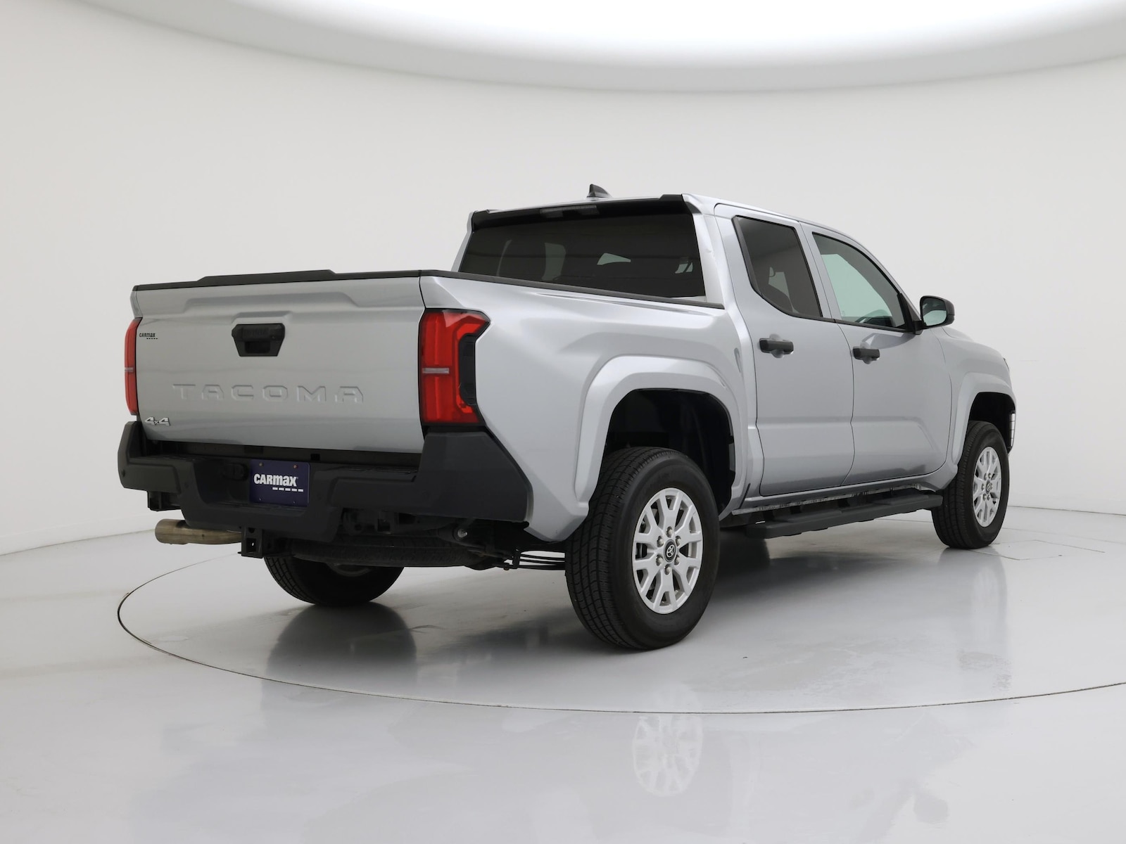2025 Toyota Tacoma SR - Photo 9