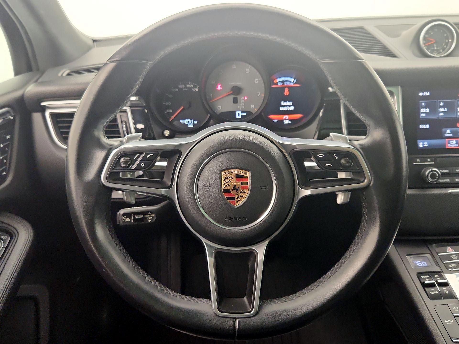 Thumbnail: 2018 Porsche Macan - 10
