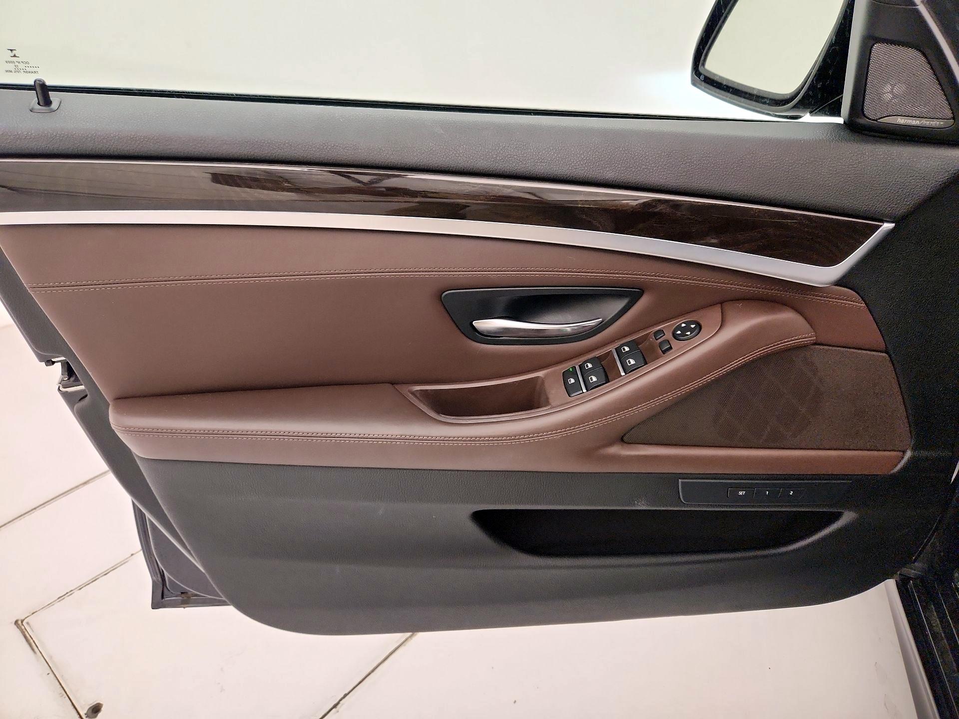 Thumbnail: 2015 BMW 5 Series - 12