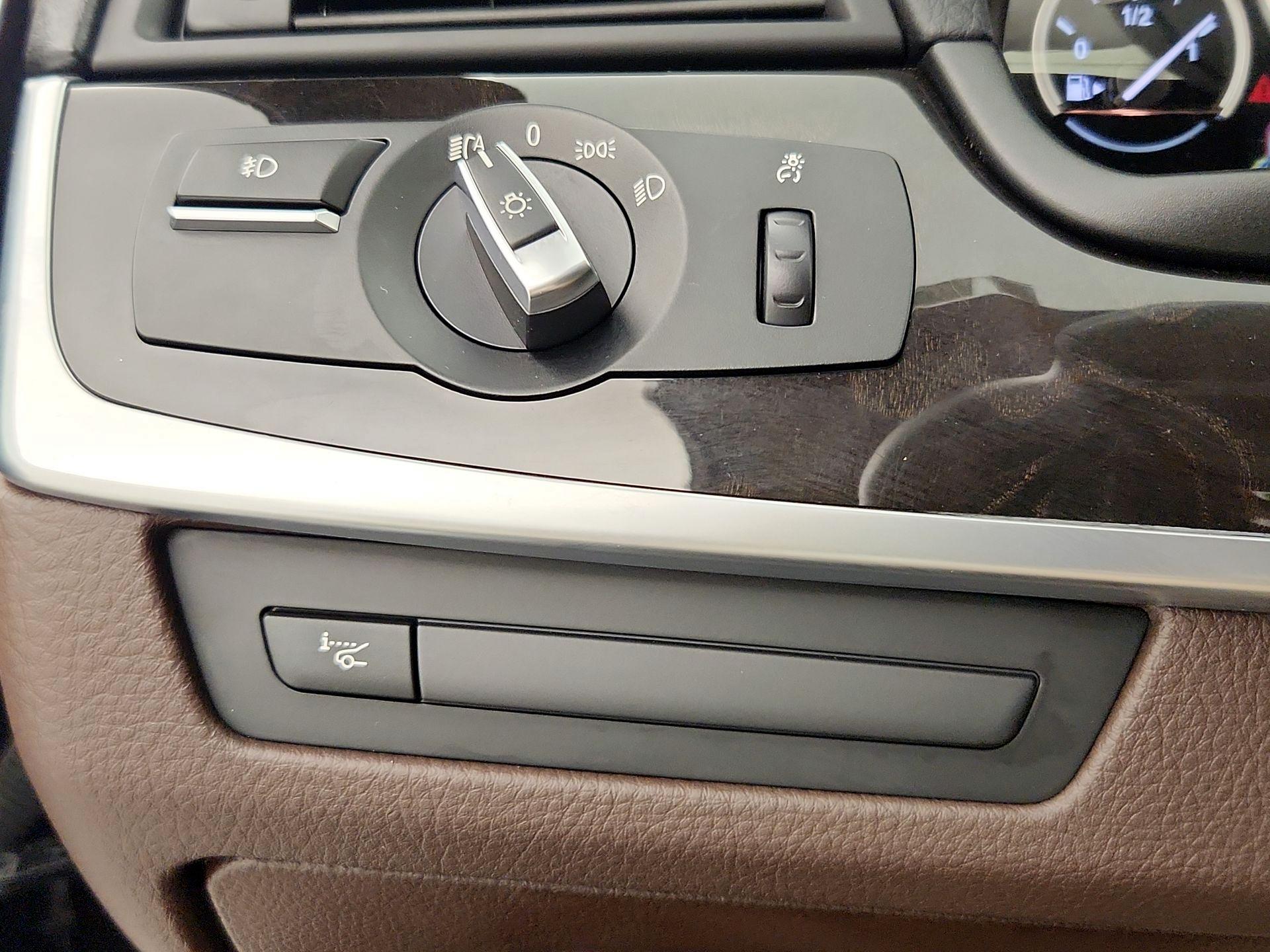 Thumbnail: 2015 BMW 5 Series - 13