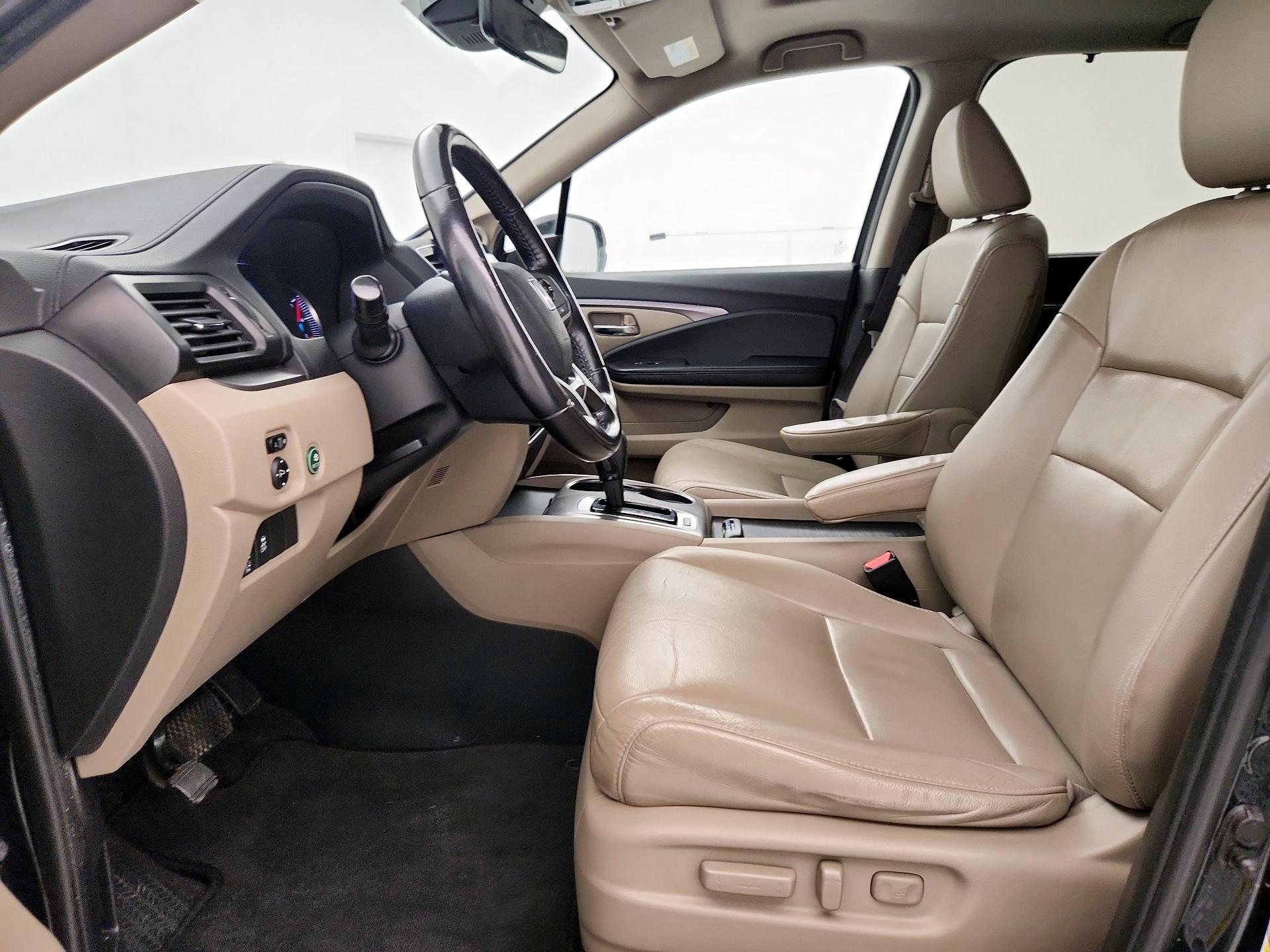 Thumbnail: 2020 Honda Pilot - 11
