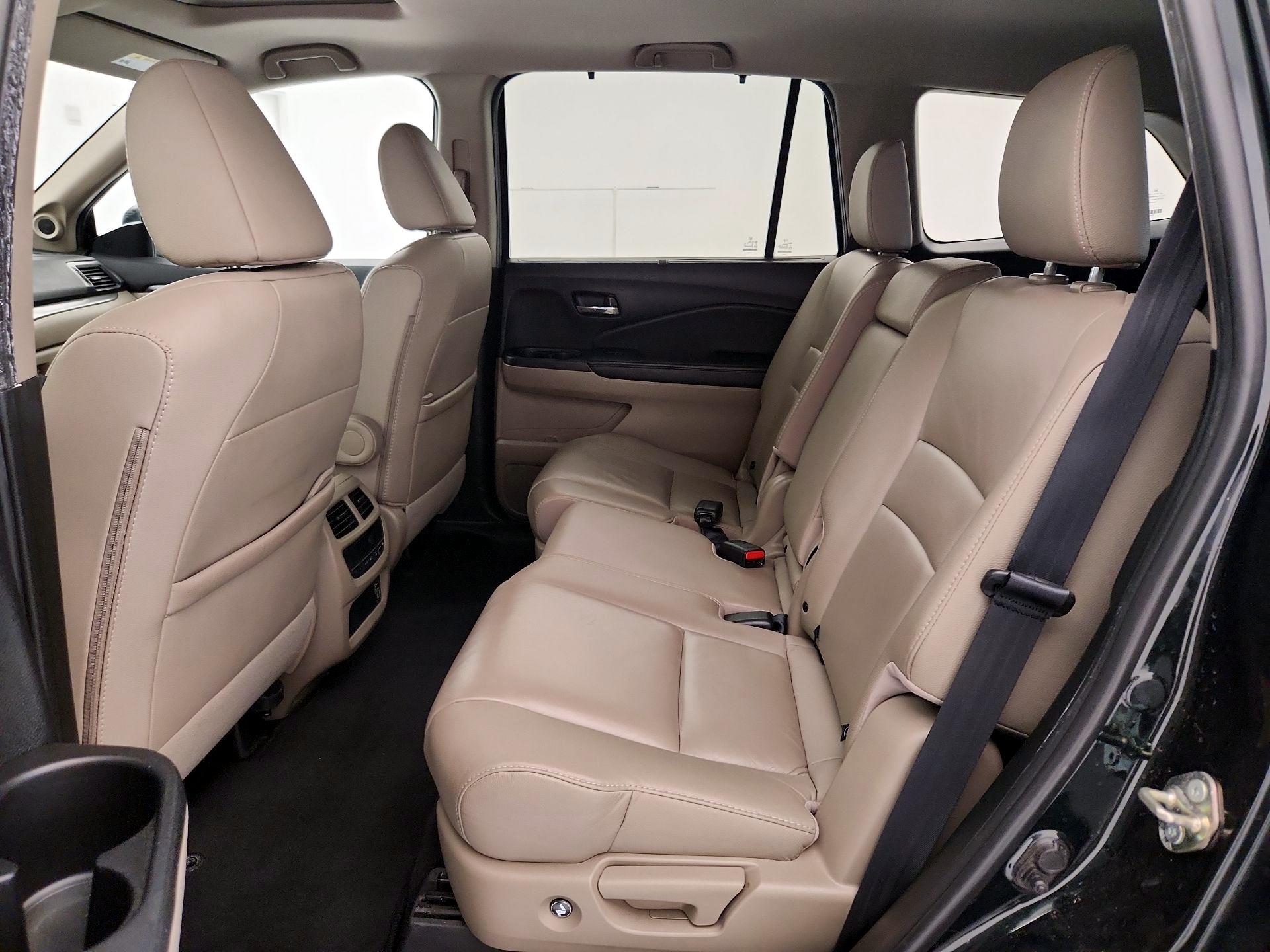 Thumbnail: 2020 Honda Pilot - 20