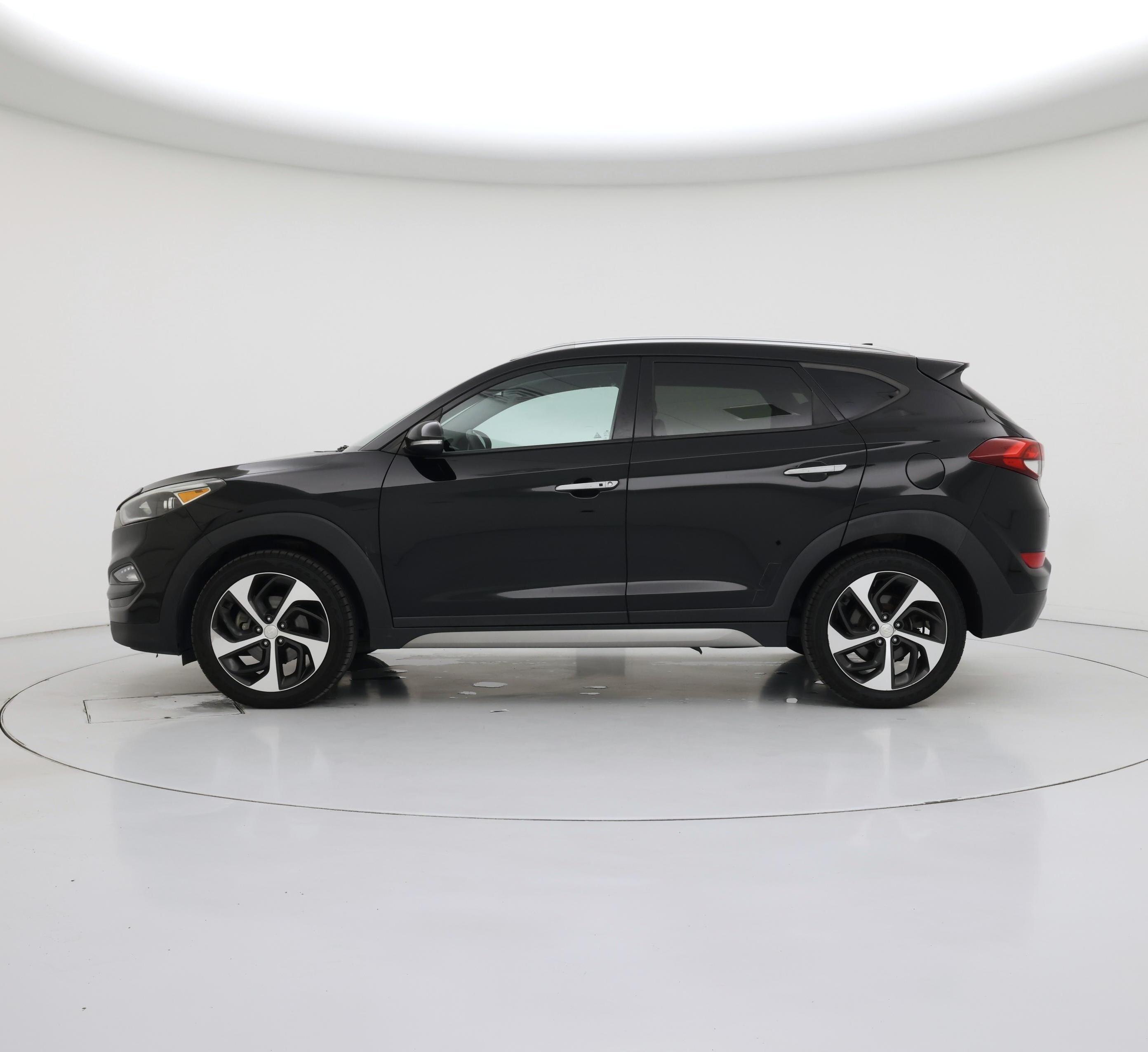 Thumbnail: 2017 Hyundai Tucson - 3