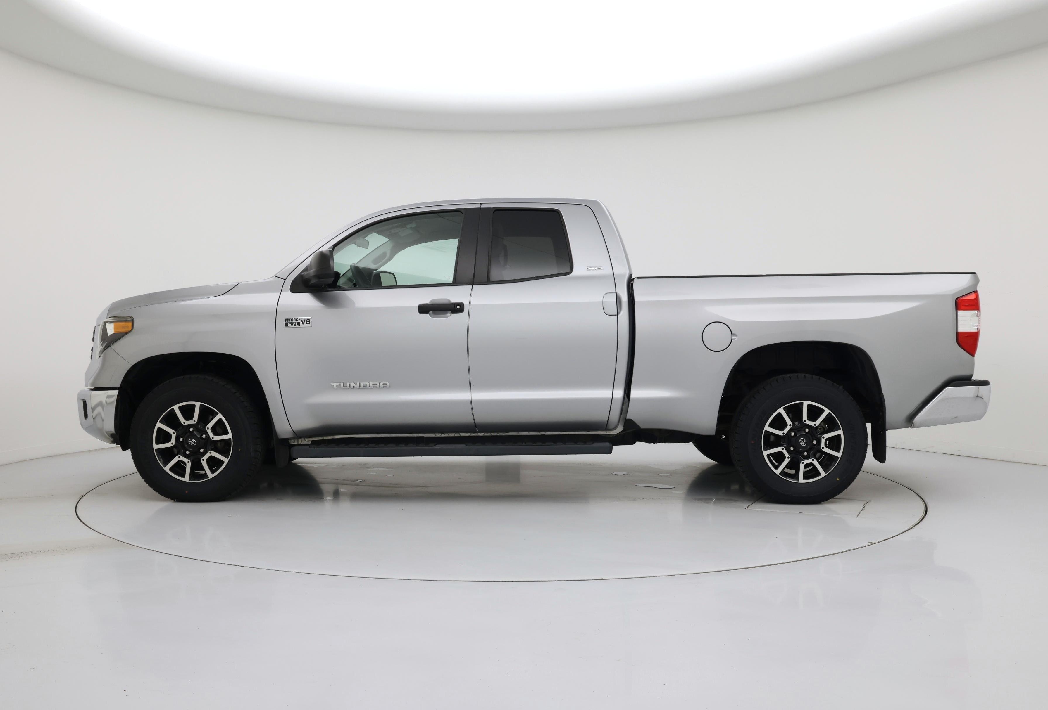 Thumbnail: 2018 Toyota Tundra - 3
