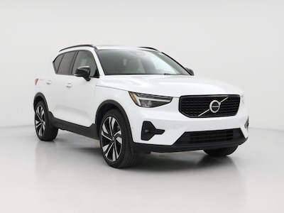2023 Volvo XC40 B5 Plus Dark Theme