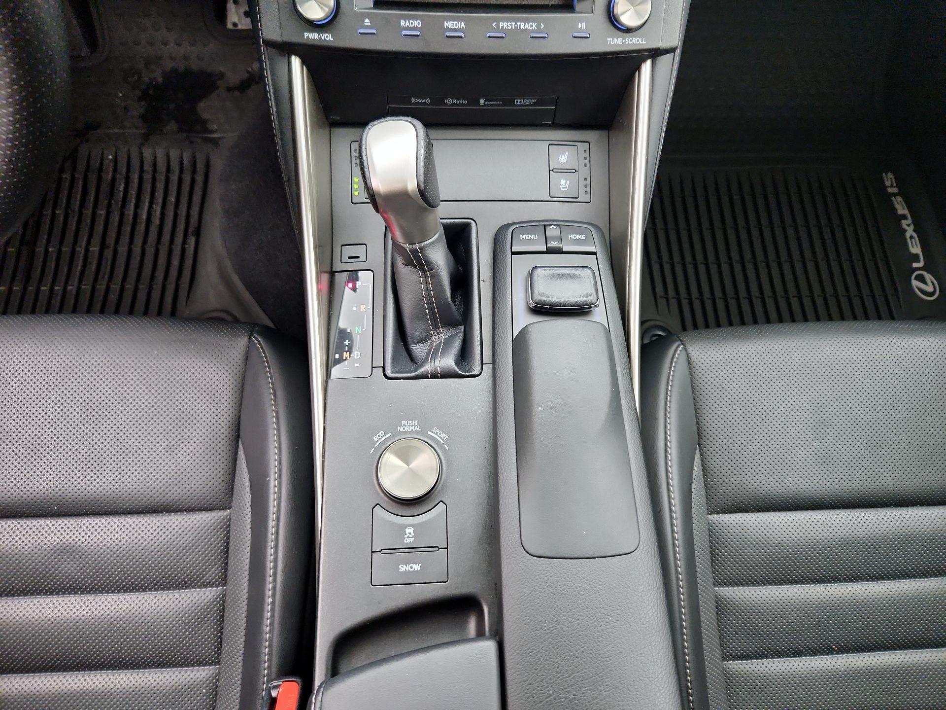 Thumbnail: 2015 Lexus IS - 18