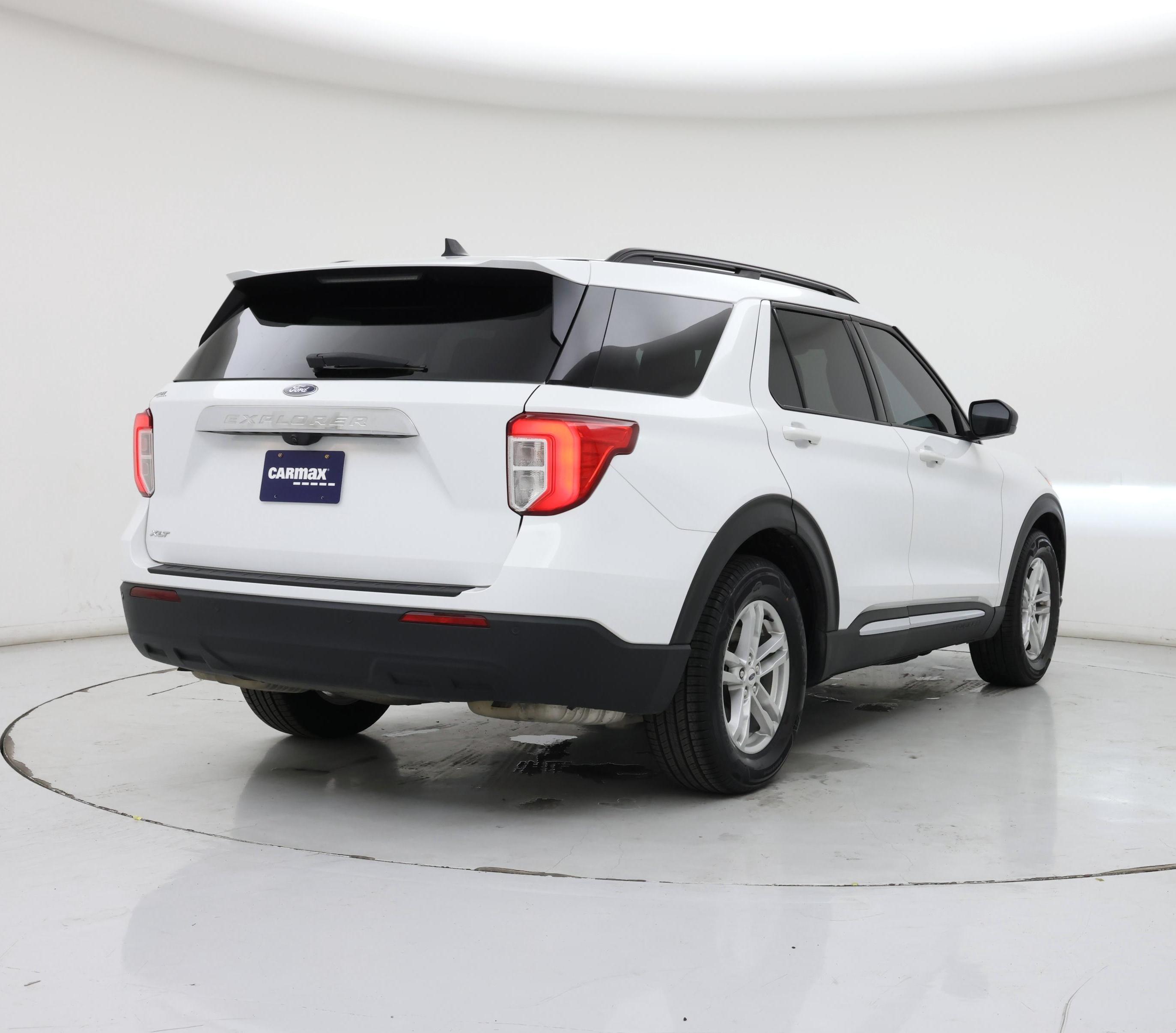 Thumbnail: 2022 Ford Explorer - 8