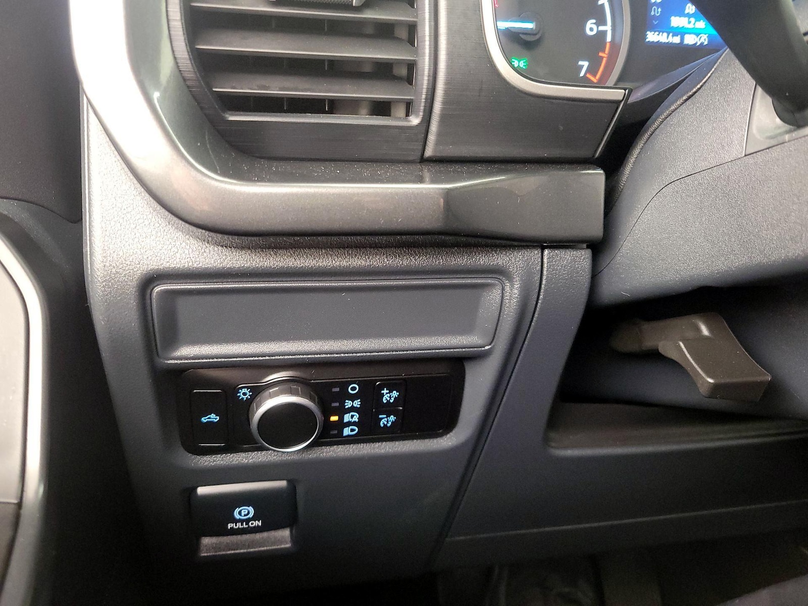 2023 Ford F-150 XL - Photo 14