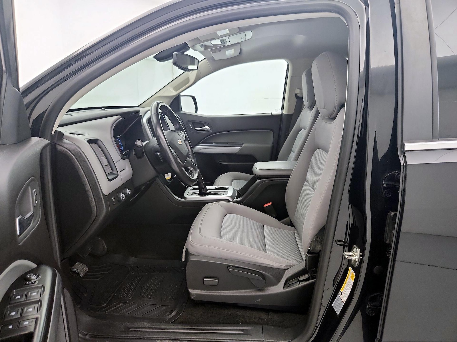 2017 Chevrolet Colorado LT - Photo 12
