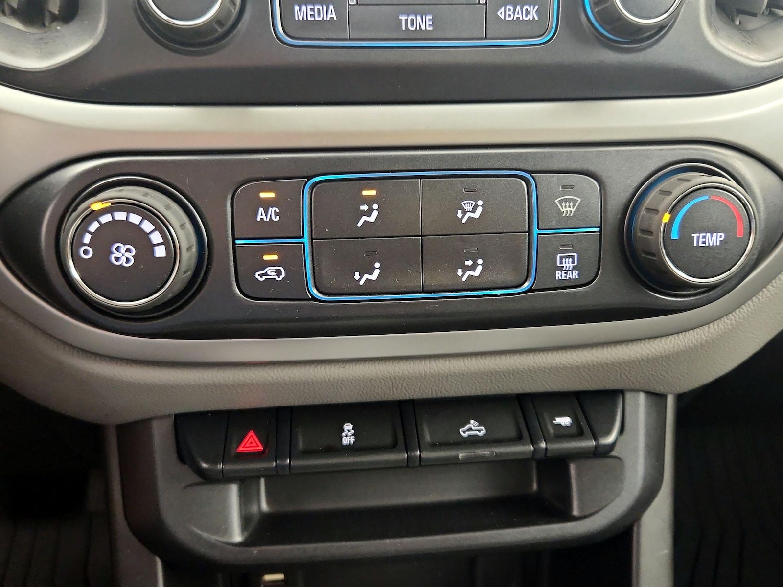 2017 Chevrolet Colorado LT - Photo 18