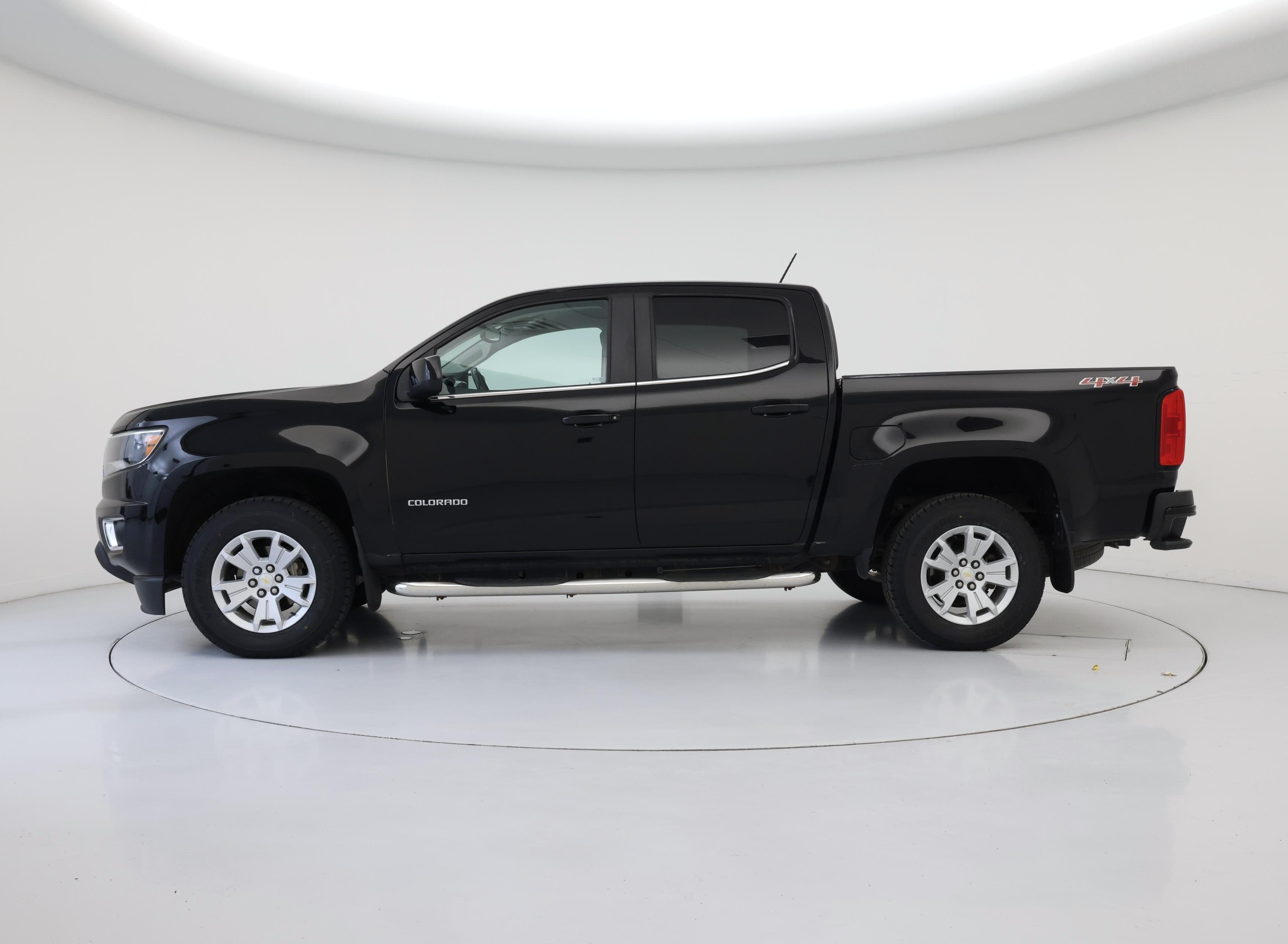 Thumbnail: 2017 Chevrolet Colorado - 3