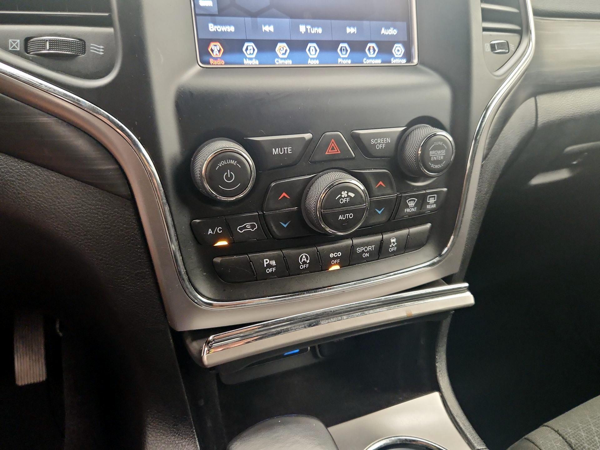 Thumbnail: 2020 Jeep Grand Cherokee - 16