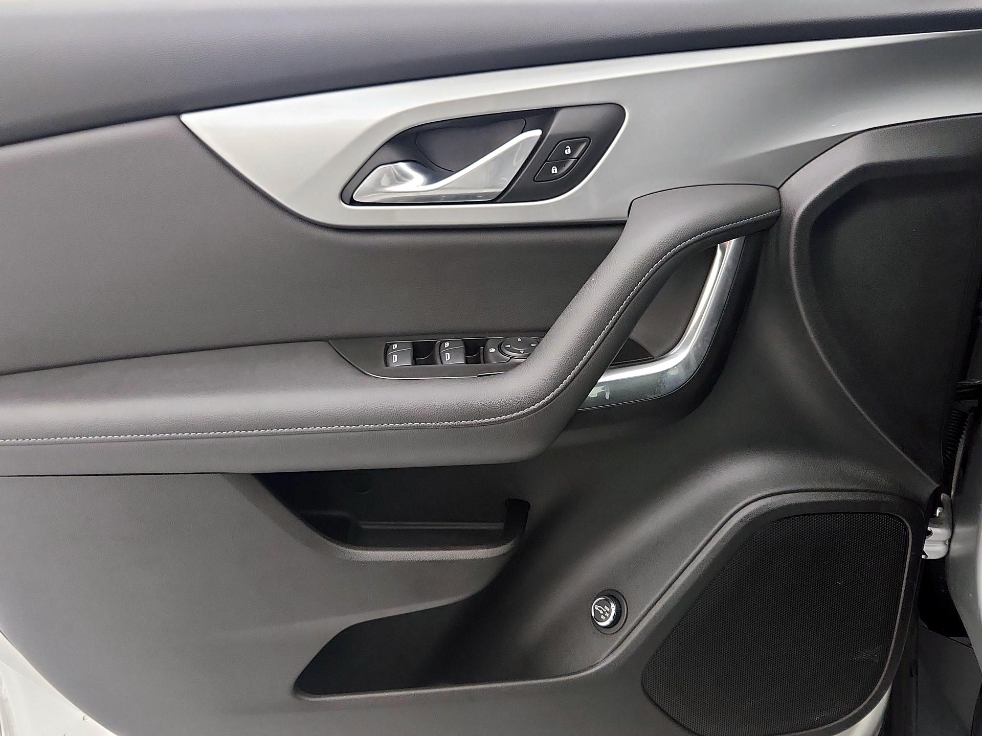 Thumbnail: 2020 Chevrolet Blazer - 12