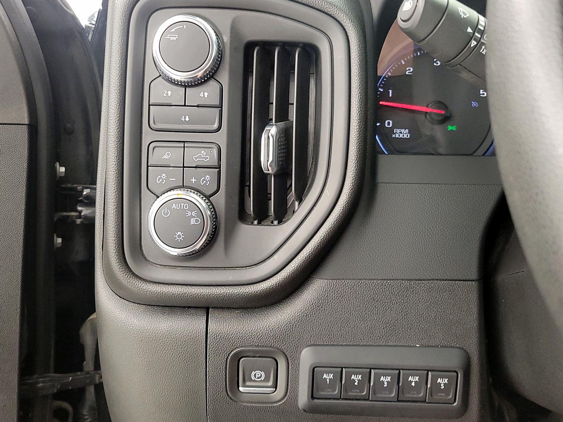 Thumbnail: 2024 GMC Sierra 2500 - 13