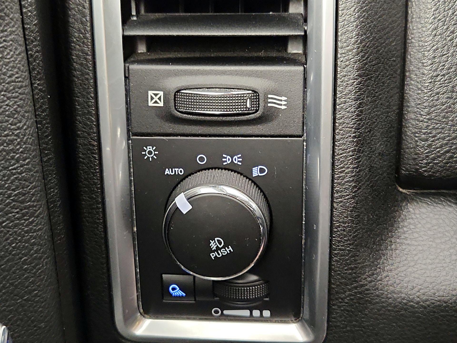 Thumbnail: 2021 RAM 1500 Classic - 13