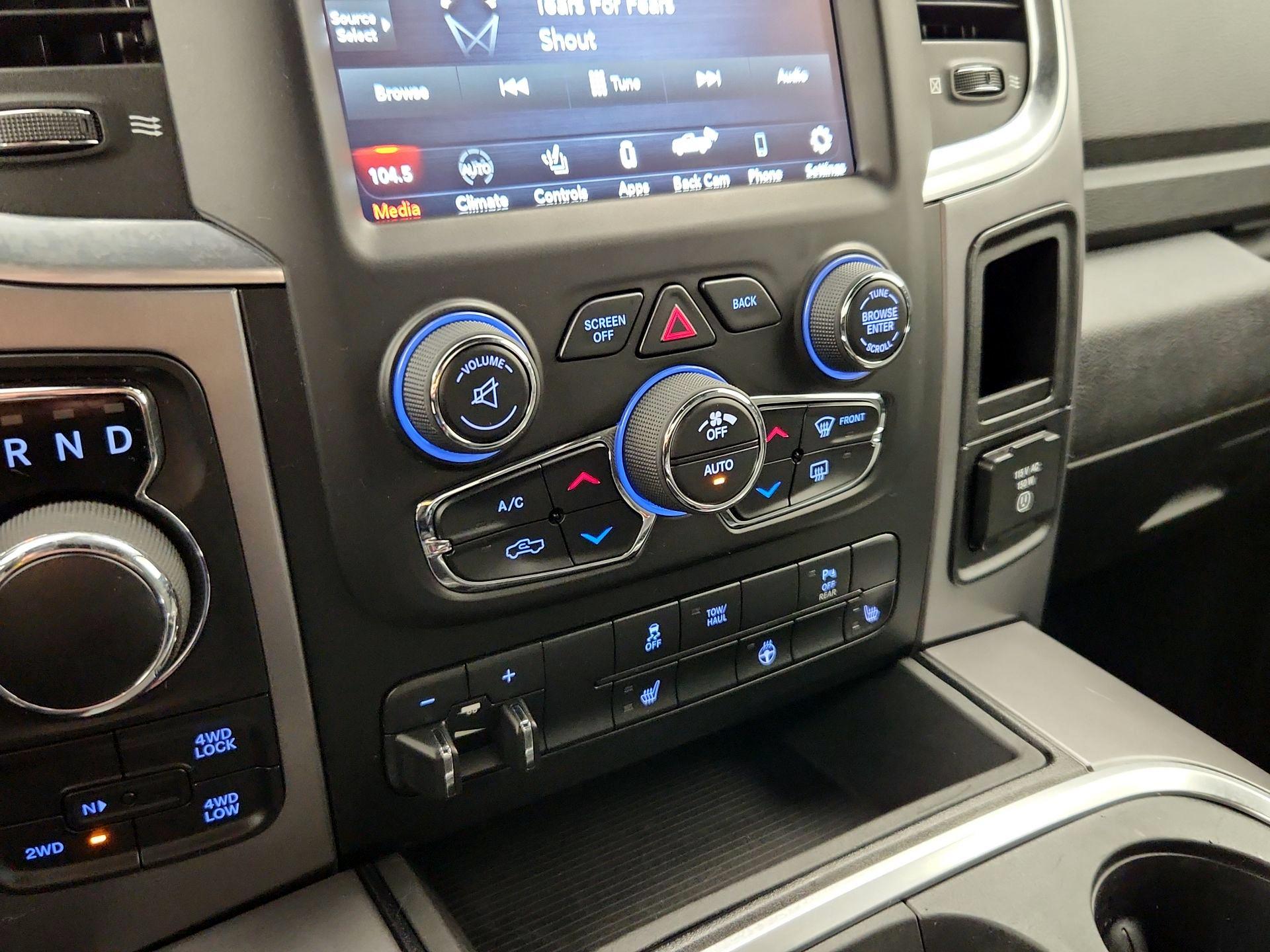 Thumbnail: 2021 RAM 1500 Classic - 17
