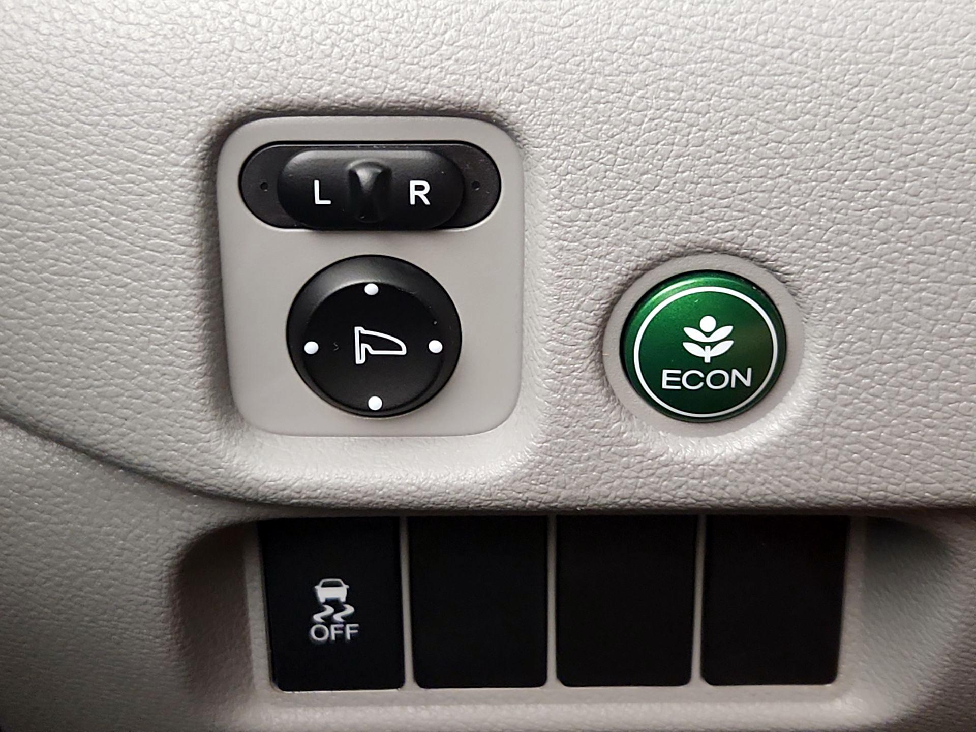 Thumbnail: 2016 Honda Pilot - 13