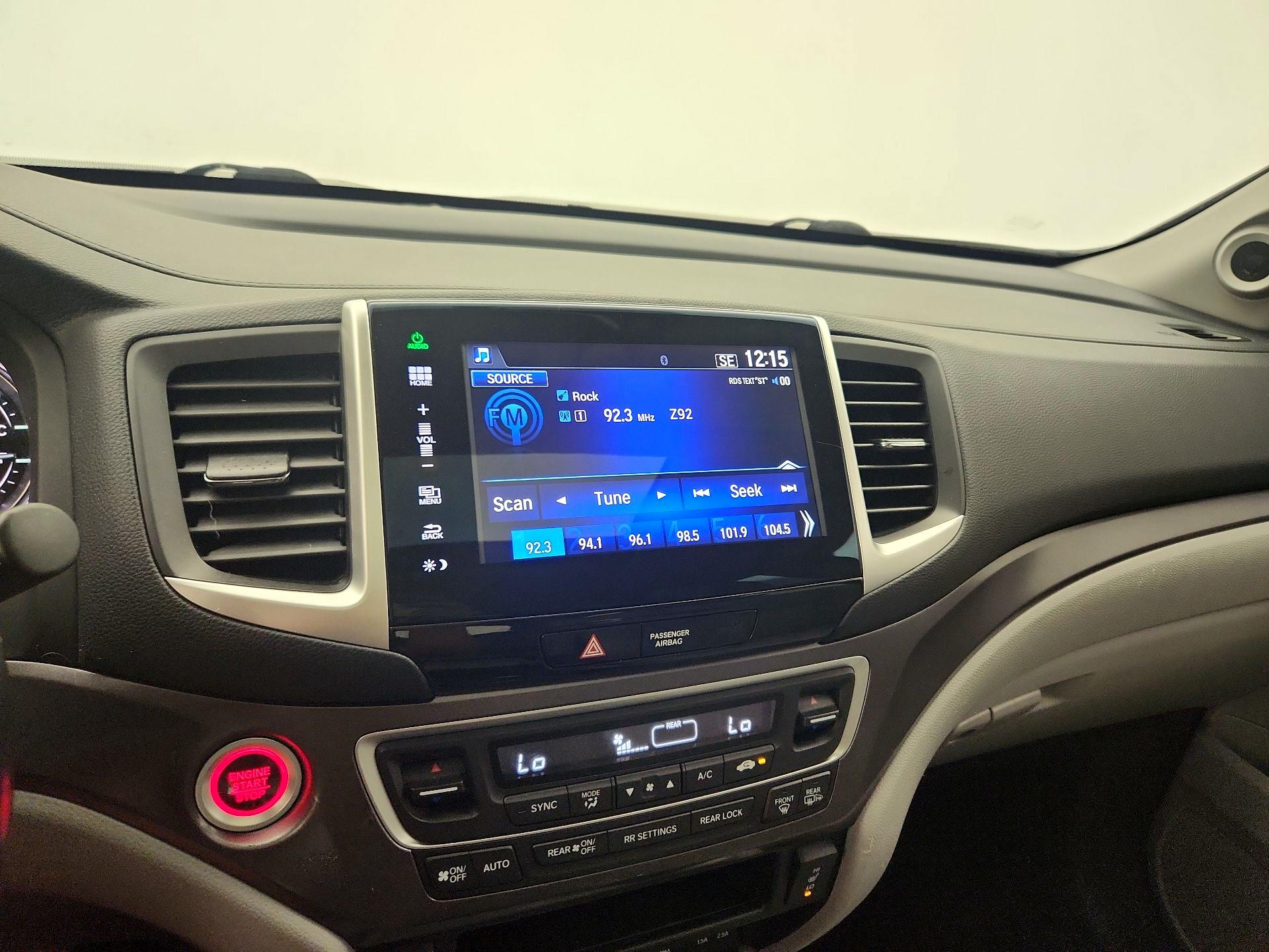 Thumbnail: 2016 Honda Pilot - 15
