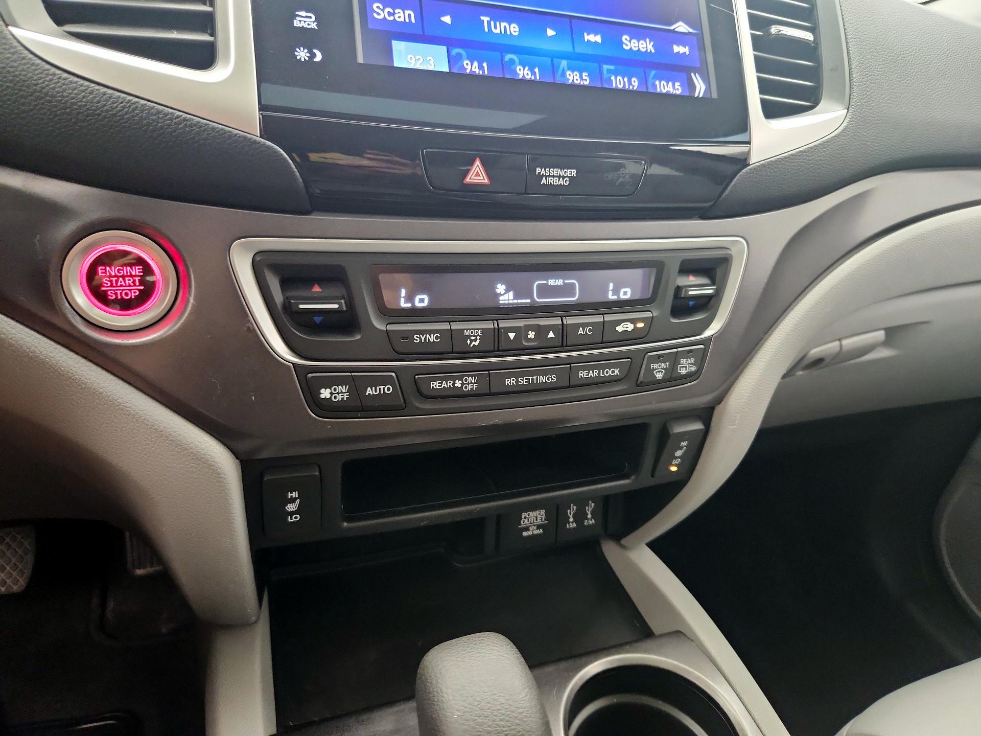 Thumbnail: 2016 Honda Pilot - 16