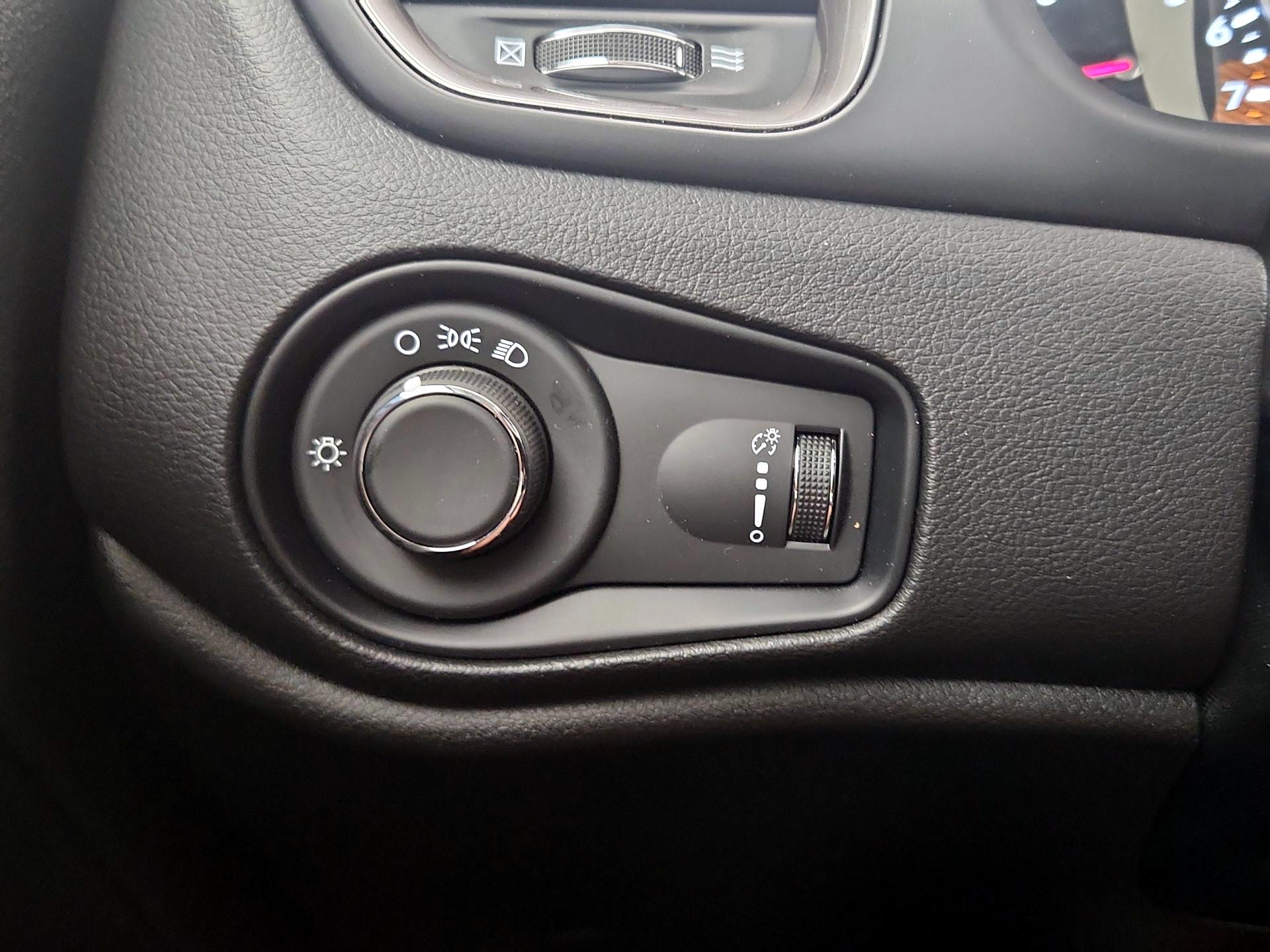 Thumbnail: 2023 Jeep Renegade - 13