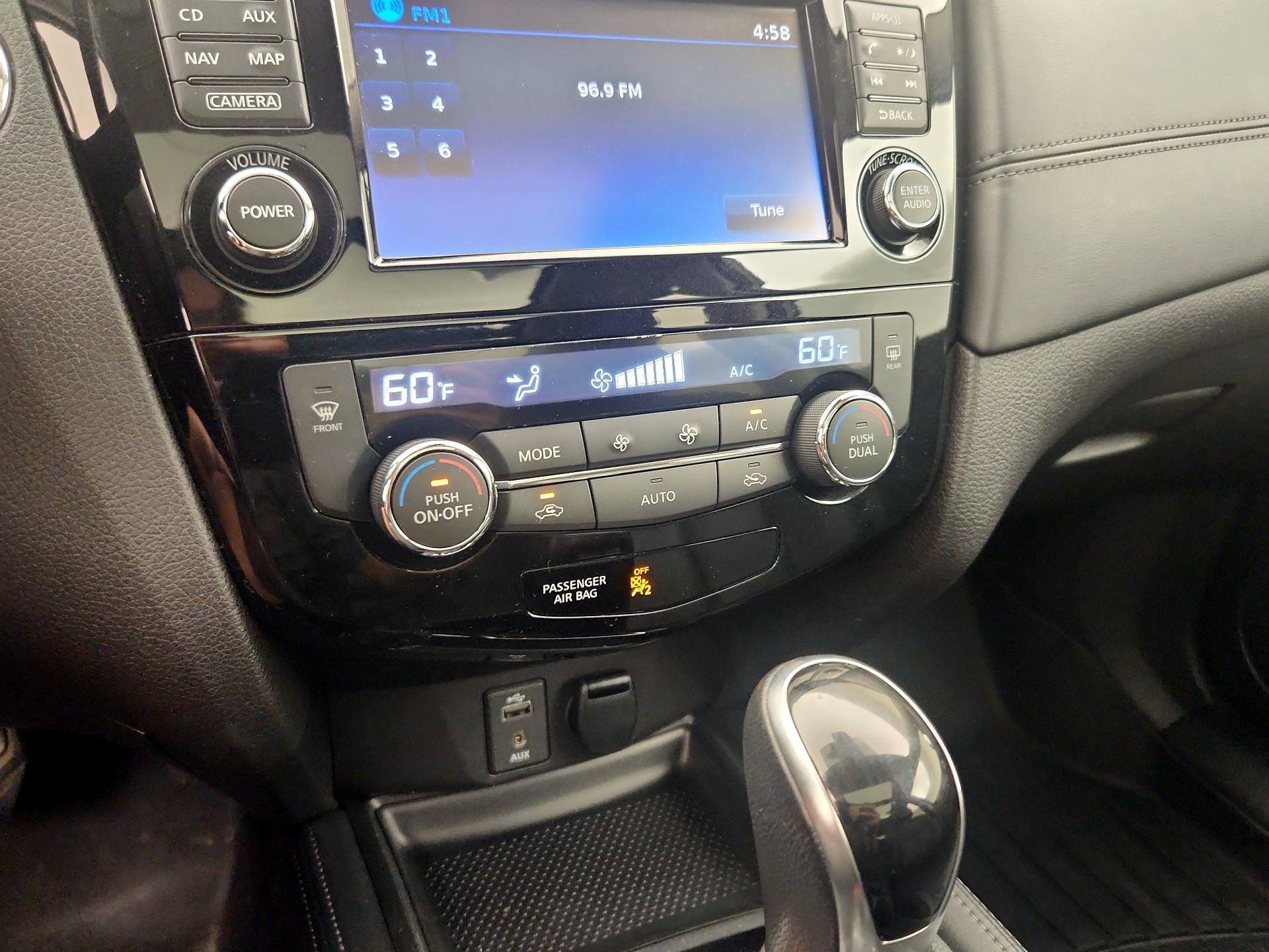 Thumbnail: 2017 Nissan Rogue - 17
