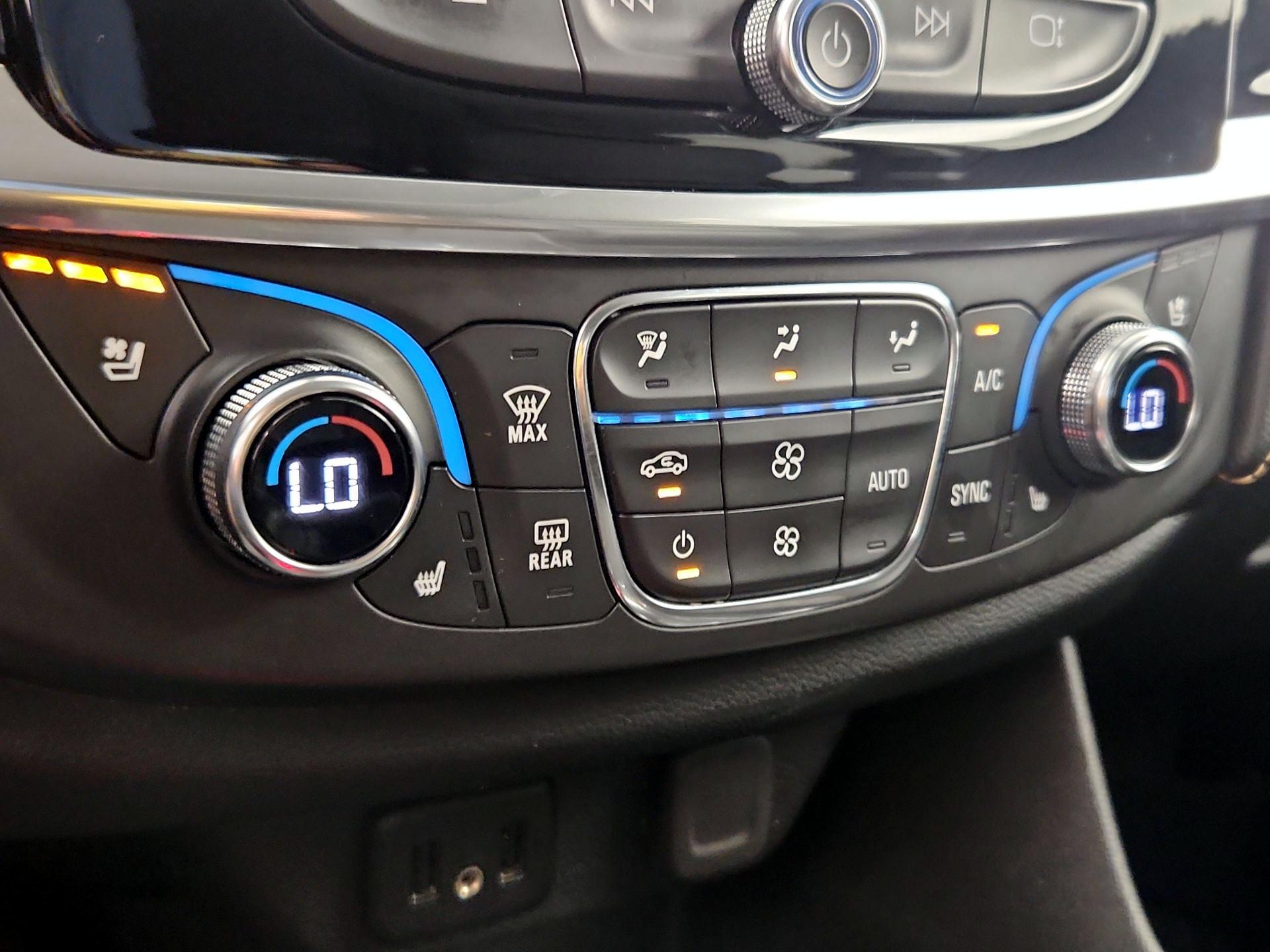 Thumbnail: 2019 Chevrolet Traverse - 17