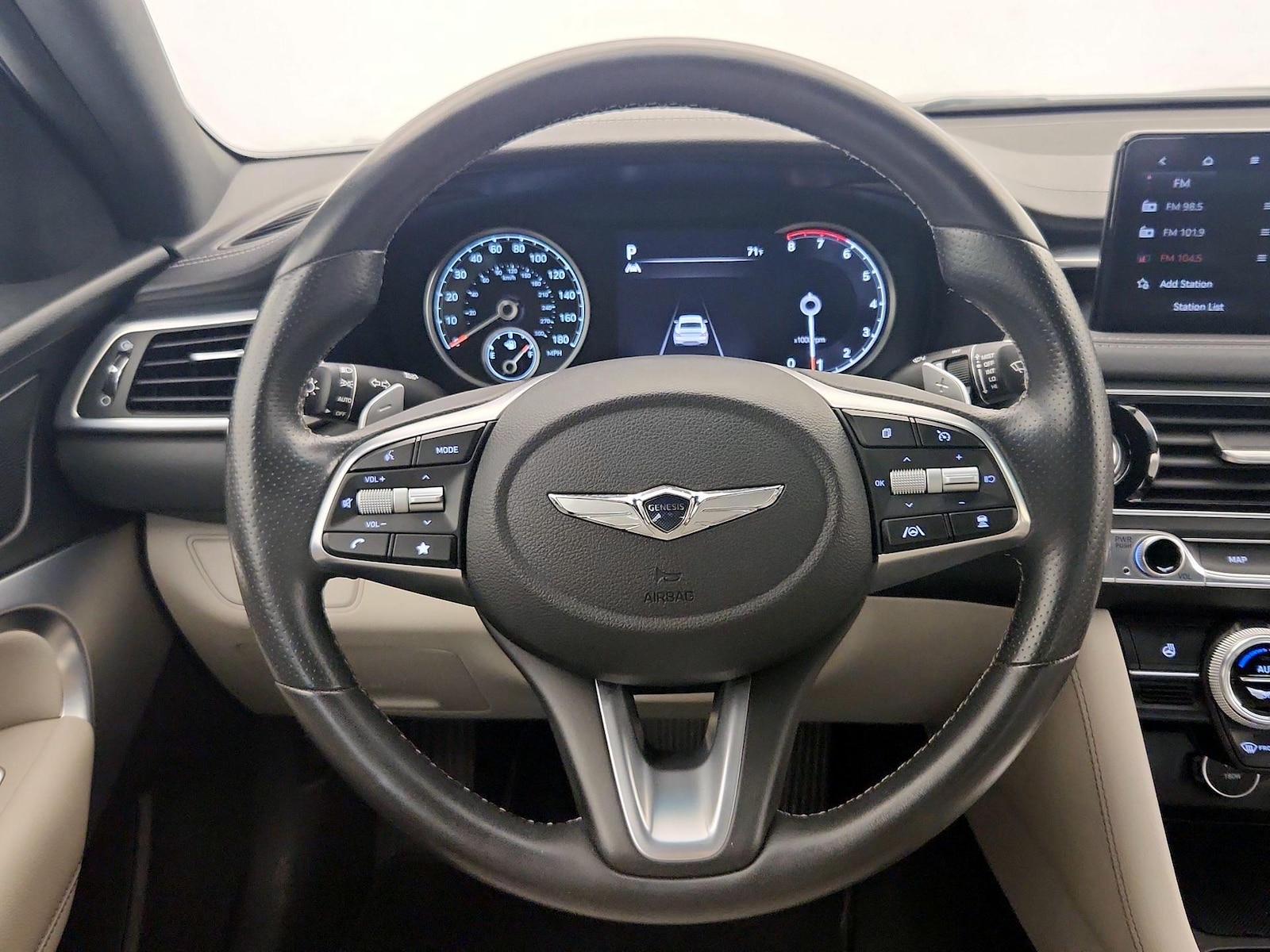 2023 GENESIS G70 Standard - Photo 11