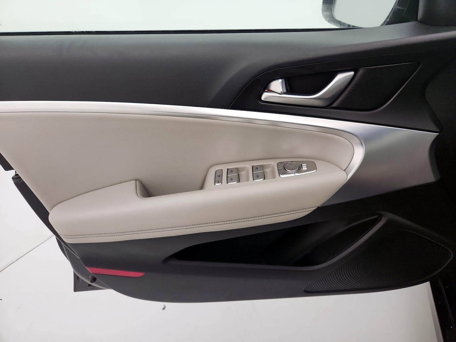 2023 GENESIS G70 Standard - Photo 13