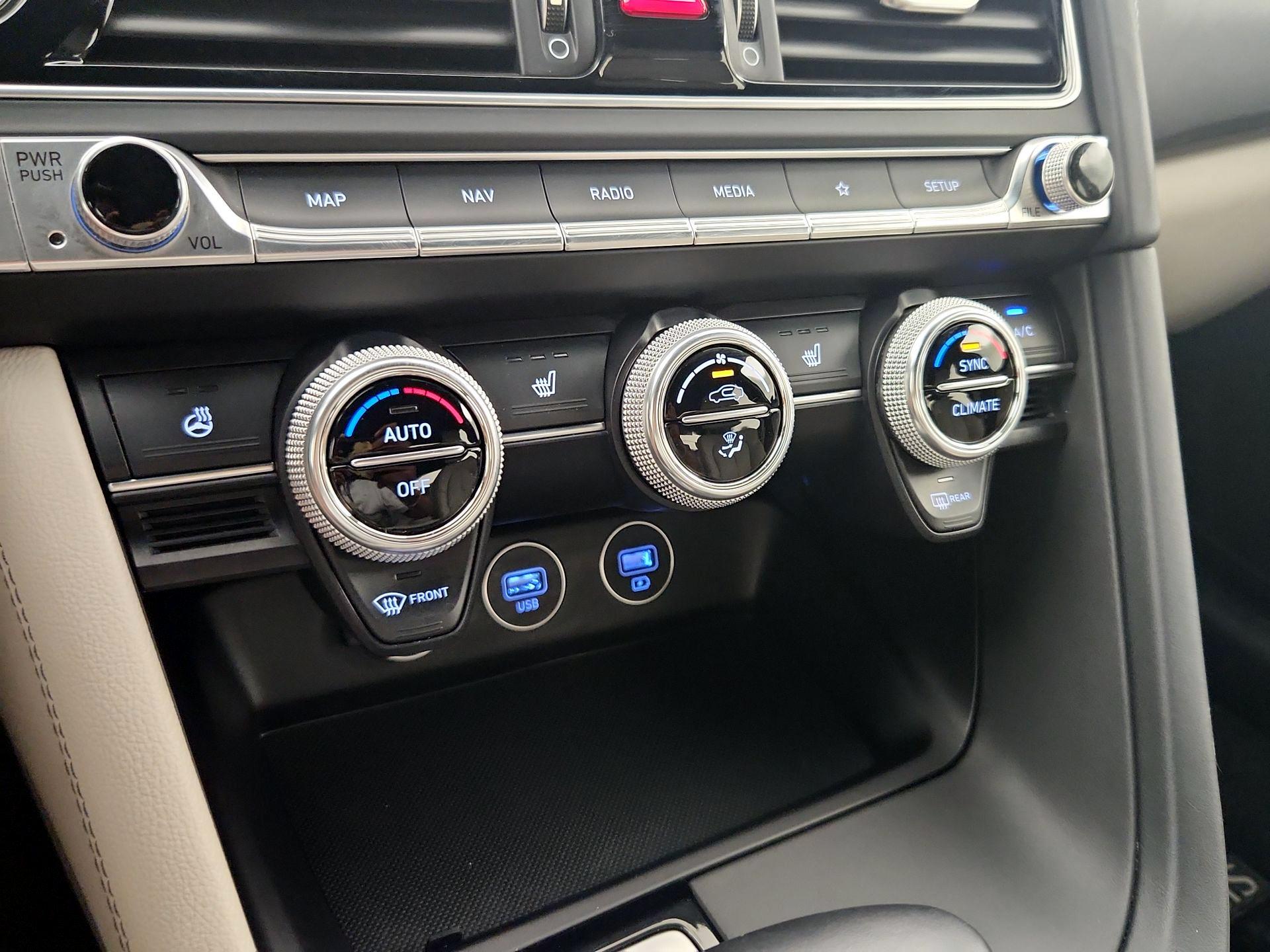 Thumbnail: 2023 Genesis G70 - 17