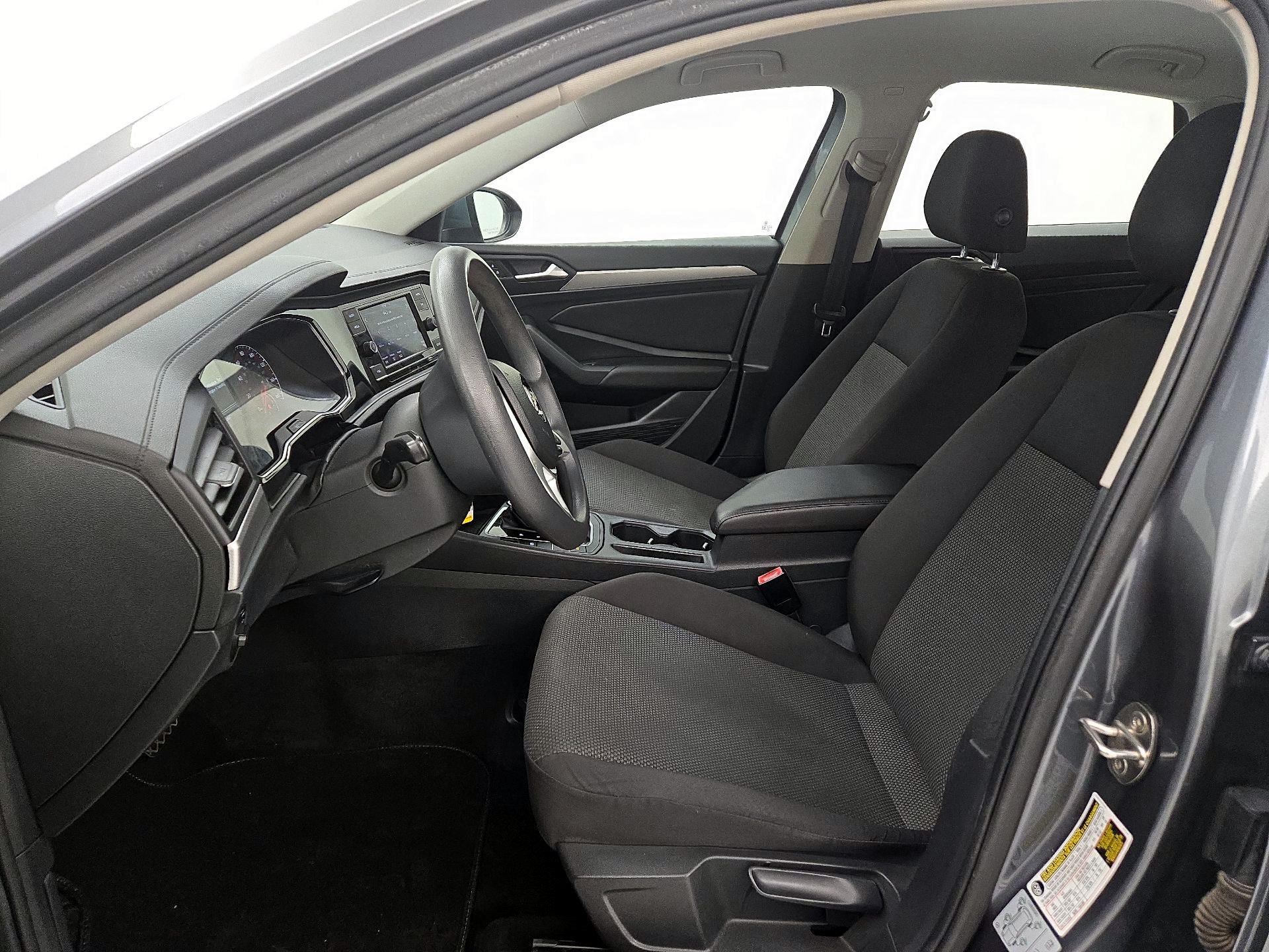 Thumbnail: 2019 Volkswagen Jetta - 11